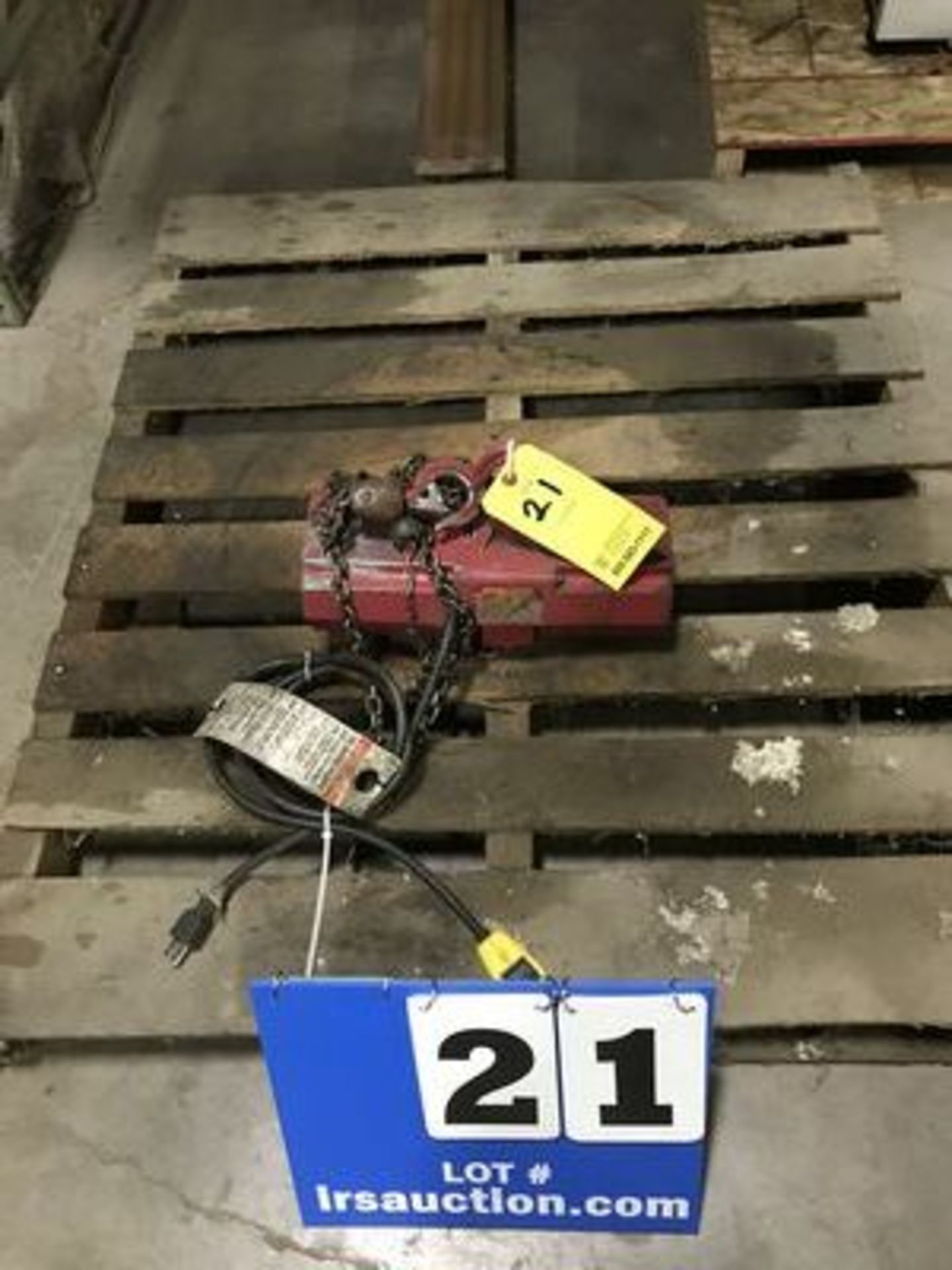 DAYTON 150 ELEC HOIST, MDL: 4GV70