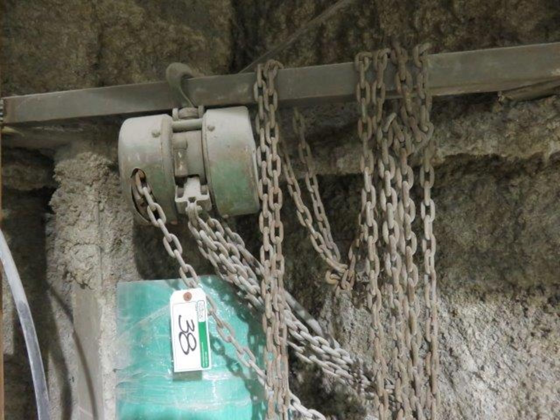 LARGE CHAIN HOIST