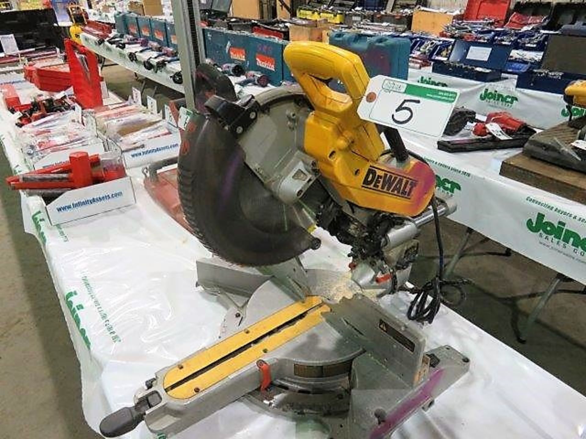 DEWALT DW718 SLIDING HEAD MITRE SAW