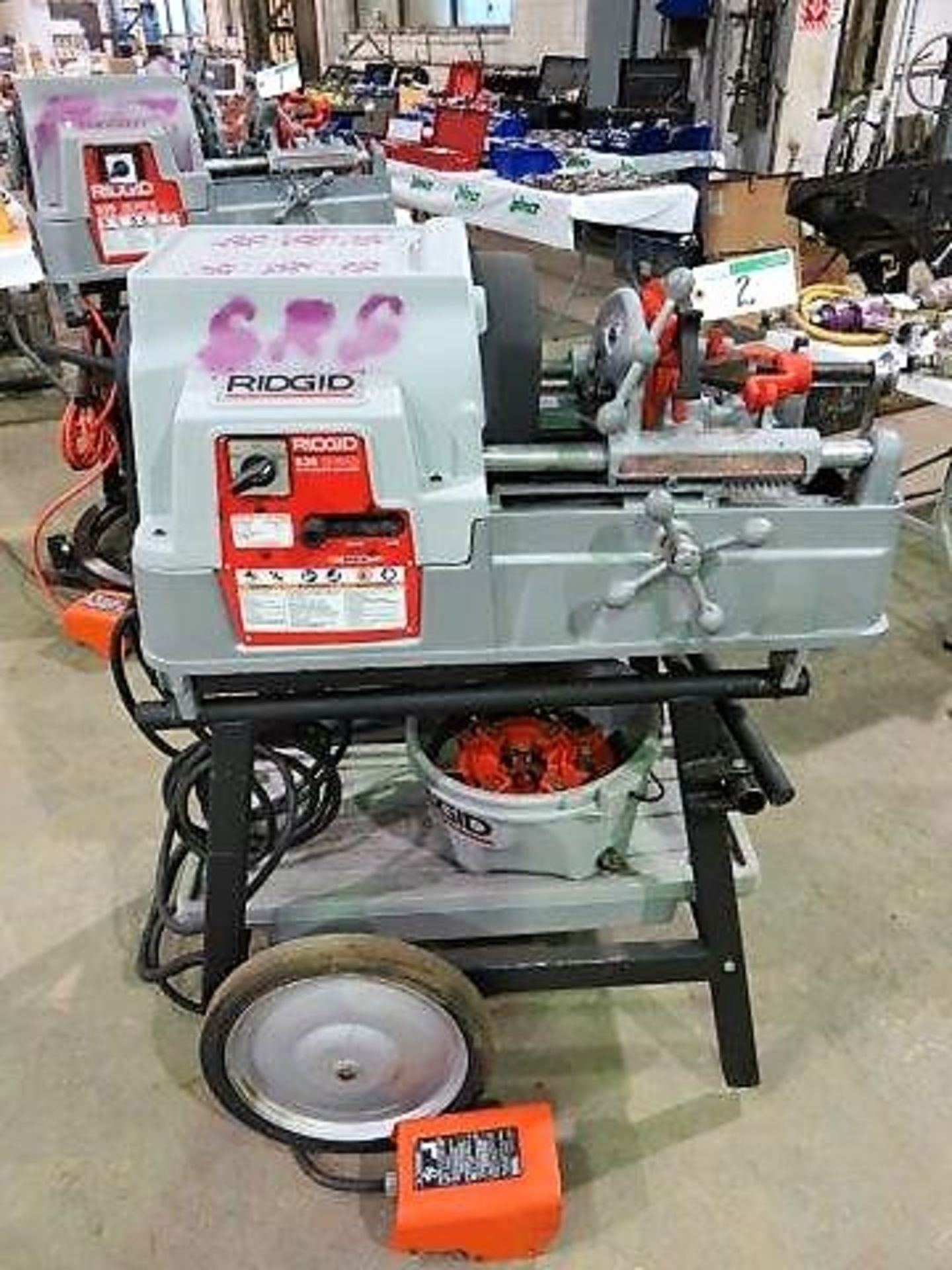 RIDGID 535-A AUTO CHUCK THREADING MACHINE, FOOT CONTROLLER, ON CART 120 VOLT S/N EBC03855-1111