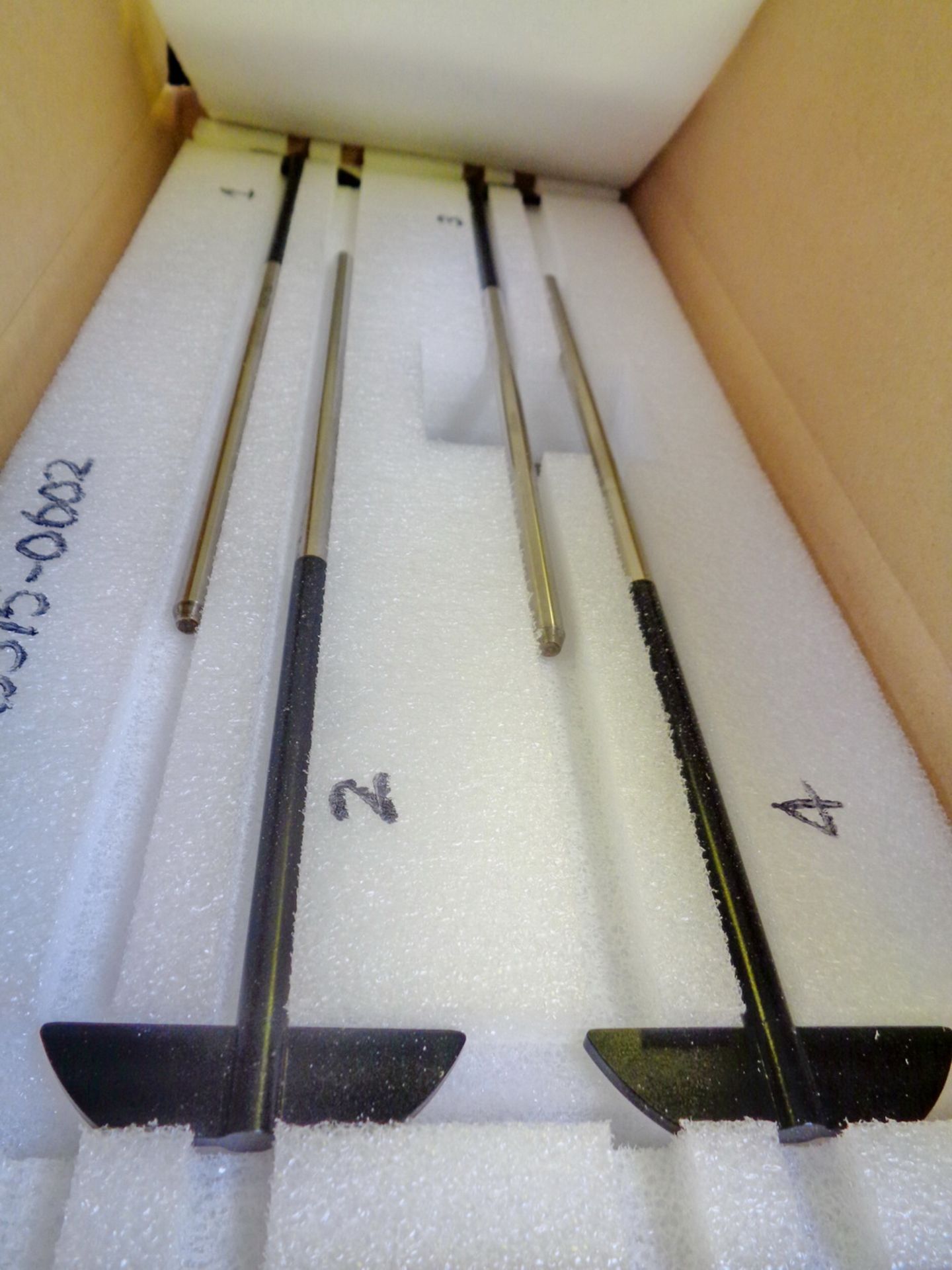 Unused Vankel box of 8 paddle agitators for dissolution system - Image 2 of 3