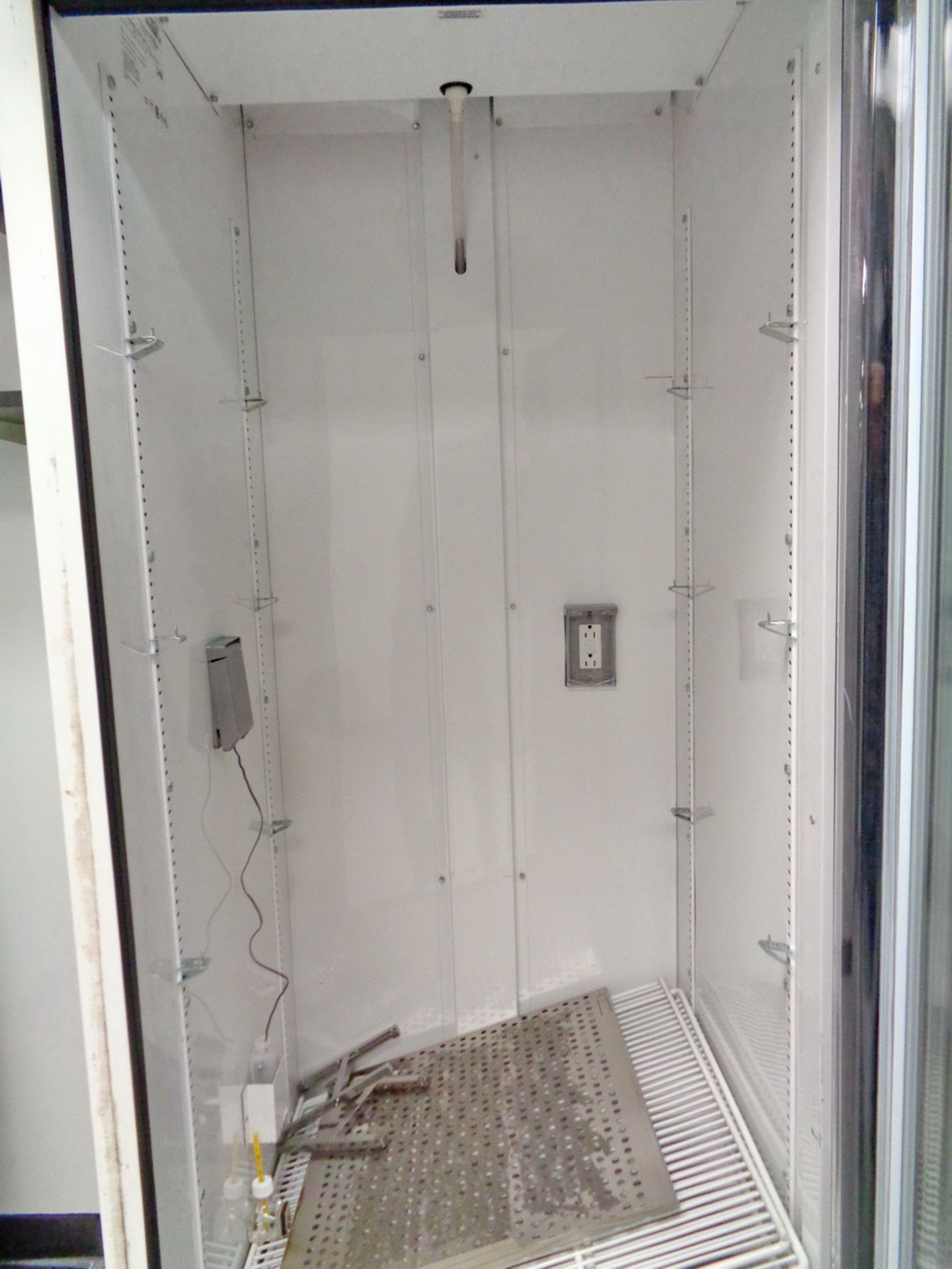 VWR Upright Single Glass Door Refrigerator - Image 3 of 3