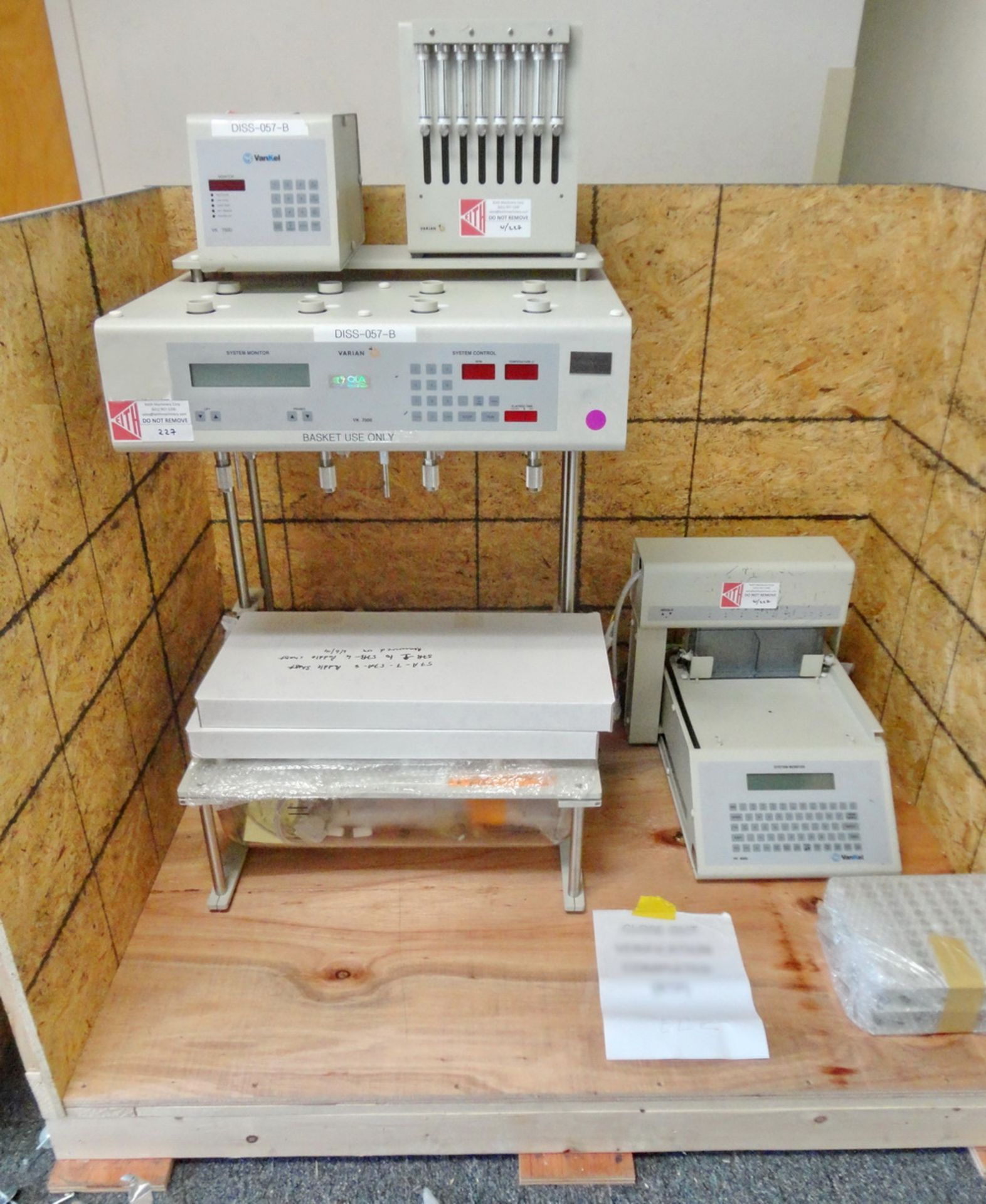 Varian Dissolution System, Model VK7000, with VK750D Heater, VK800 System Monitor