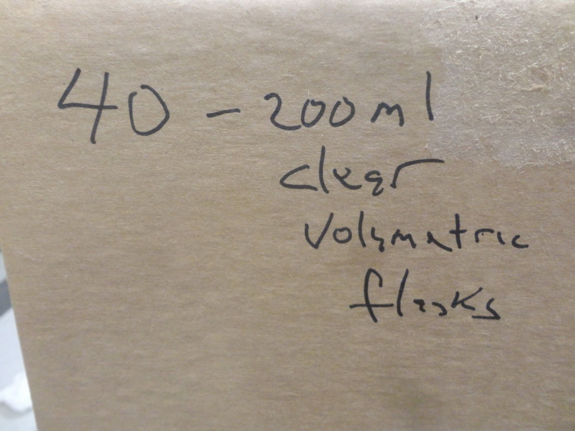 (40) 200 ml clear volumetric flasks (in one carton)