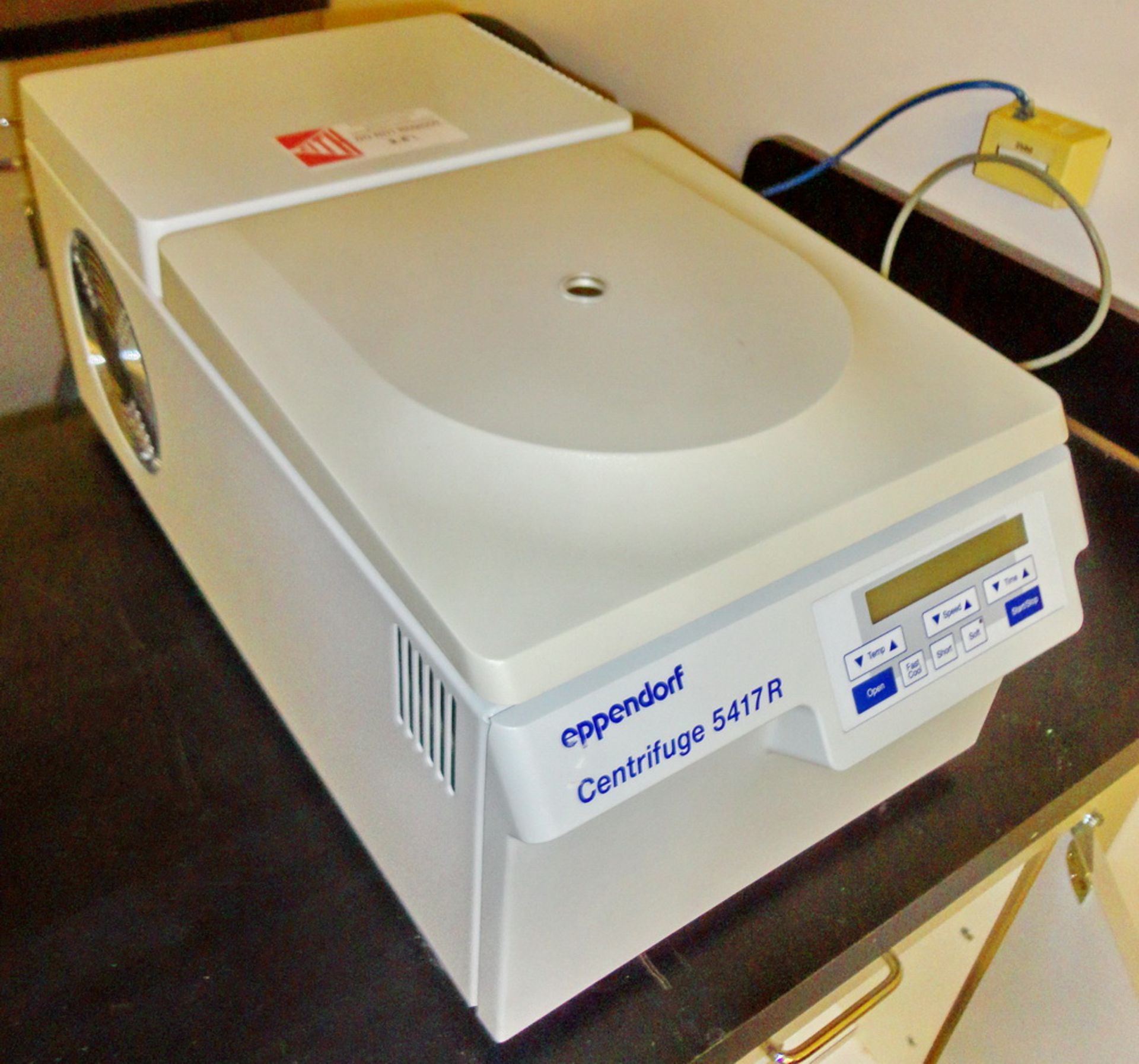 Eppendorf Centrifuge, Model 5417R - Bild 2 aus 3