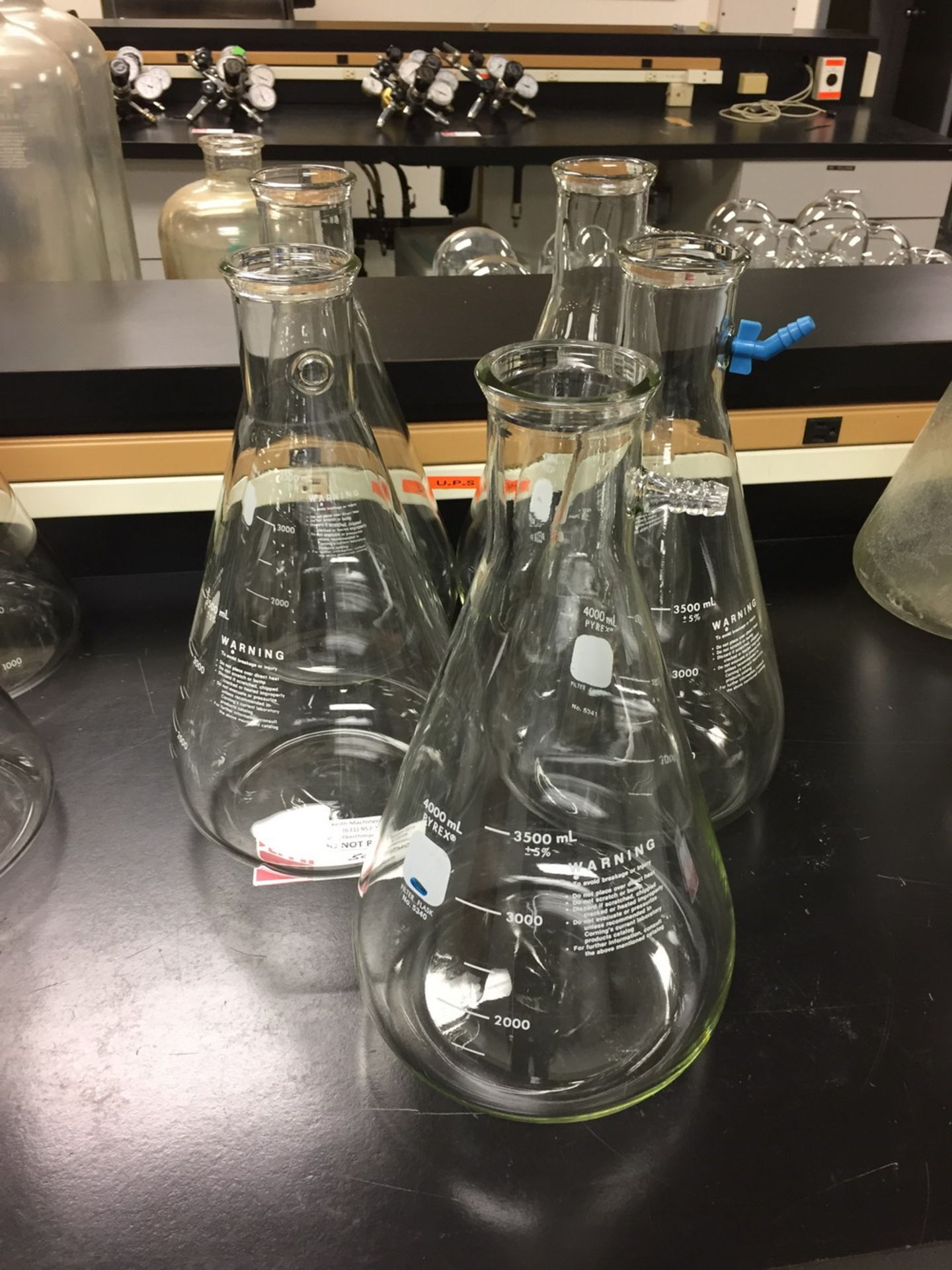 (5) 4,000 ml Erlenmeyer clear filter flasks