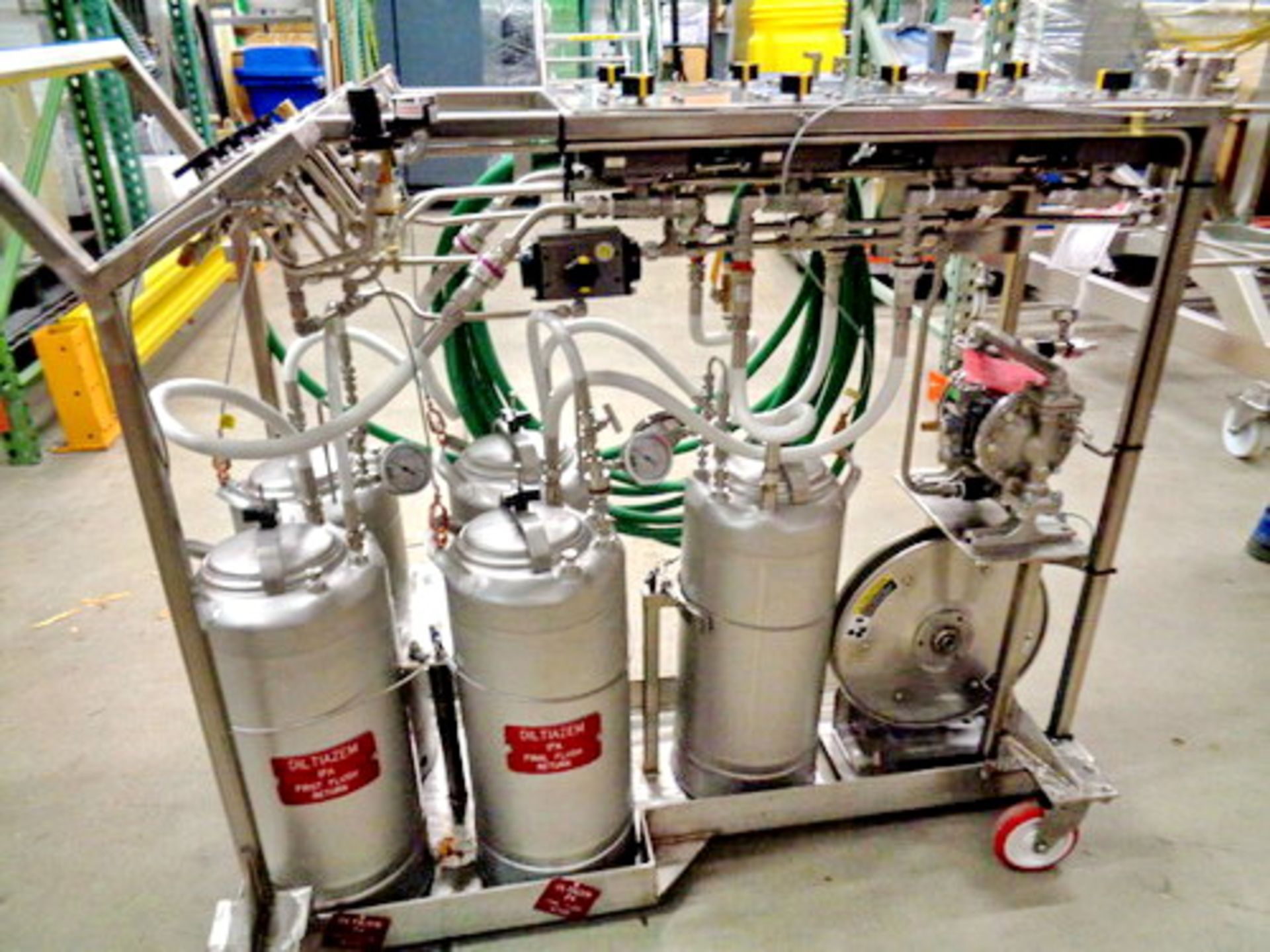 Solvent Flush Cart with 5 Pressure Tanks and 1 Diaphram Pump - Image 4 of 4