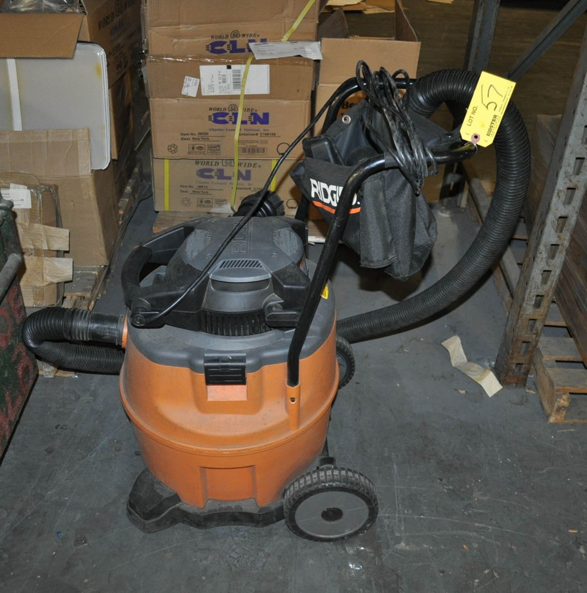 SHOP VACUUM