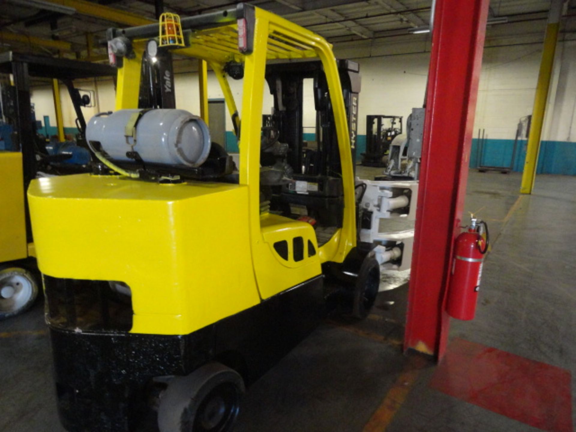 10,000 Pound Hyster Roll Clamp Truck 2012. Model S100FTBCS