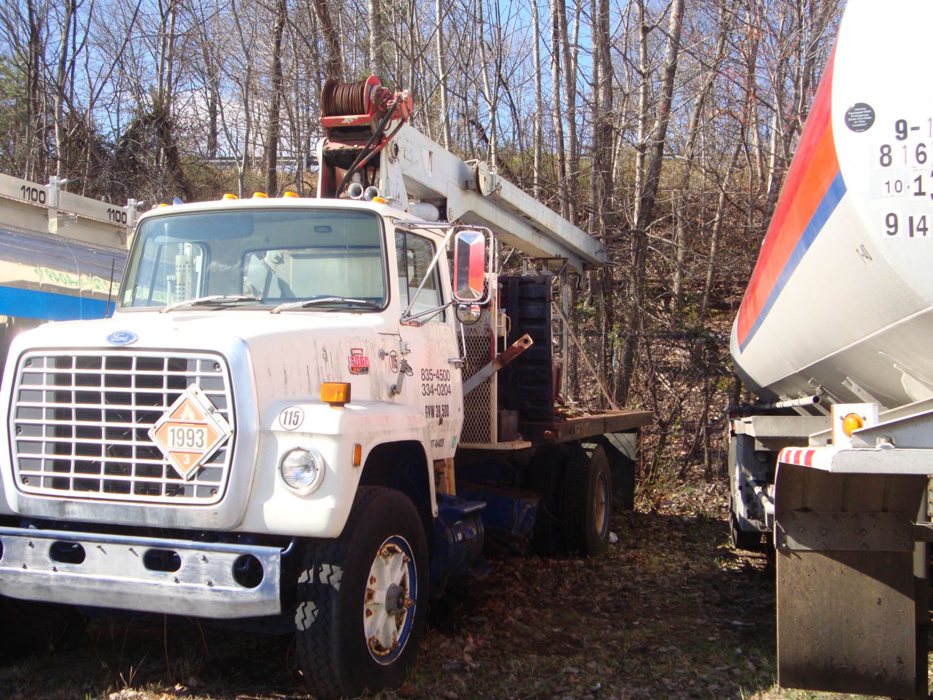 1986 FORD 8000 DIESEL BOOM TRUCK, APPROXIMATELY 119,000 MILES, VIN: 1FDYR80U4GVA61063 - Image 11 of 12