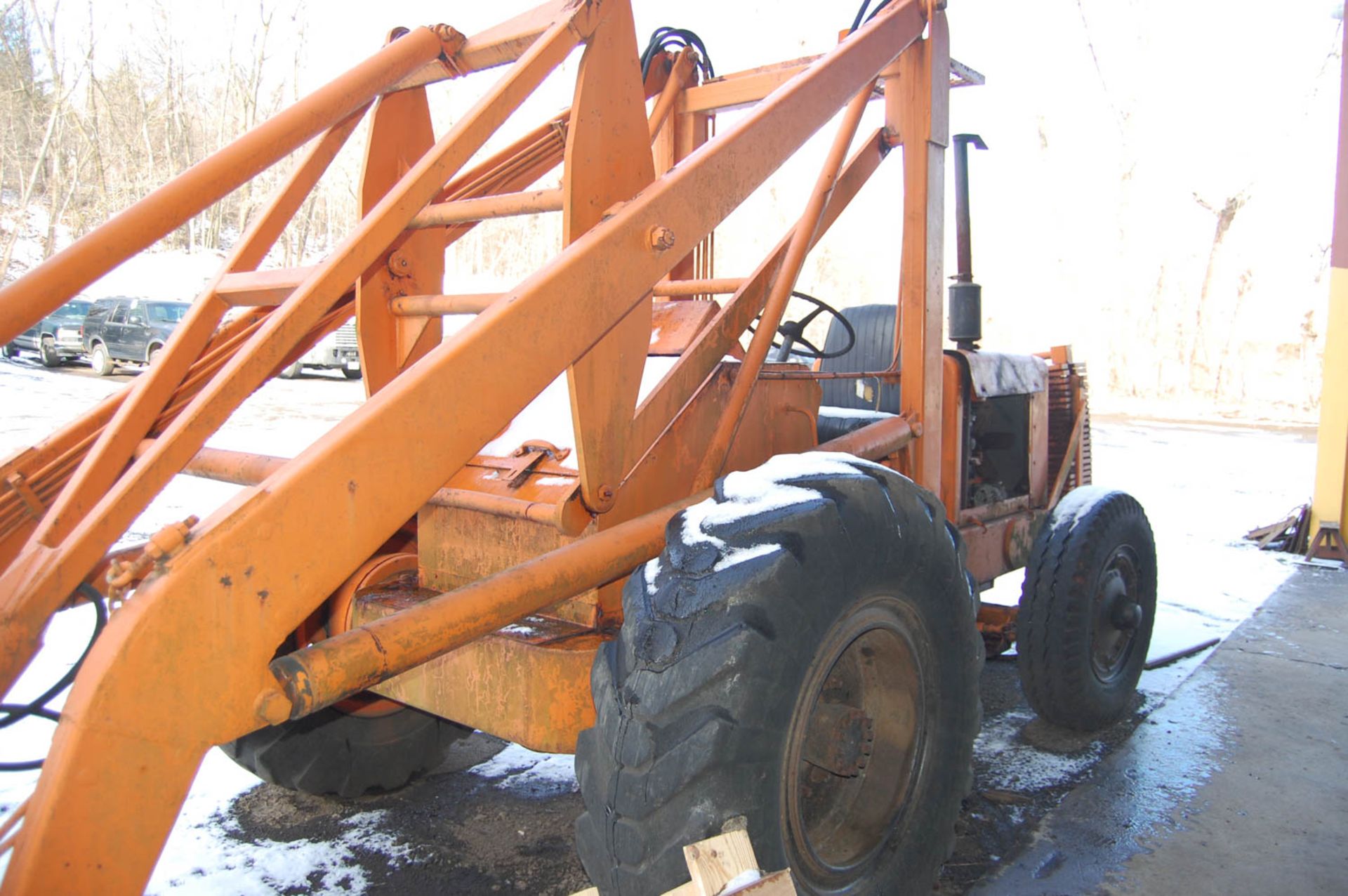 INTERNATIONAL HARVESTER FORKLIFT TRUCK - Image 2 of 8