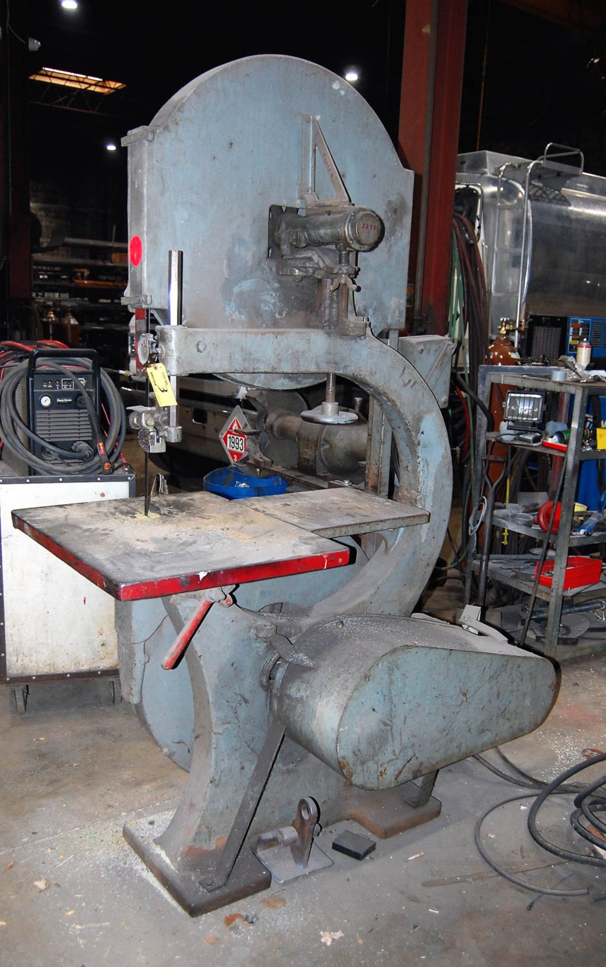 32'' CRESCENT VERTICAL BANDSAW - Image 2 of 3