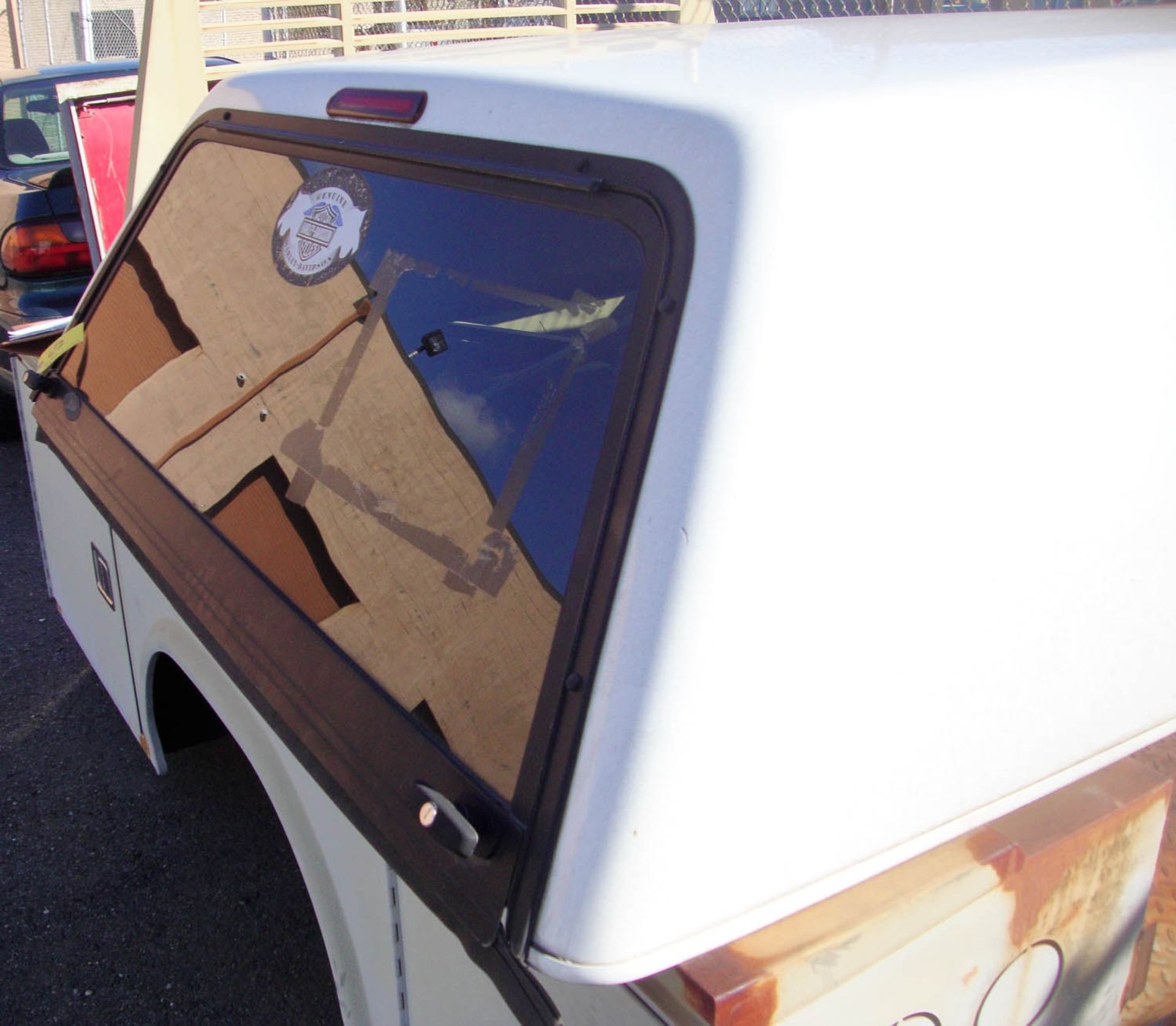 WHITE METAL PICKUP TRUCK CAP, 8' X 68'' - Image 2 of 2