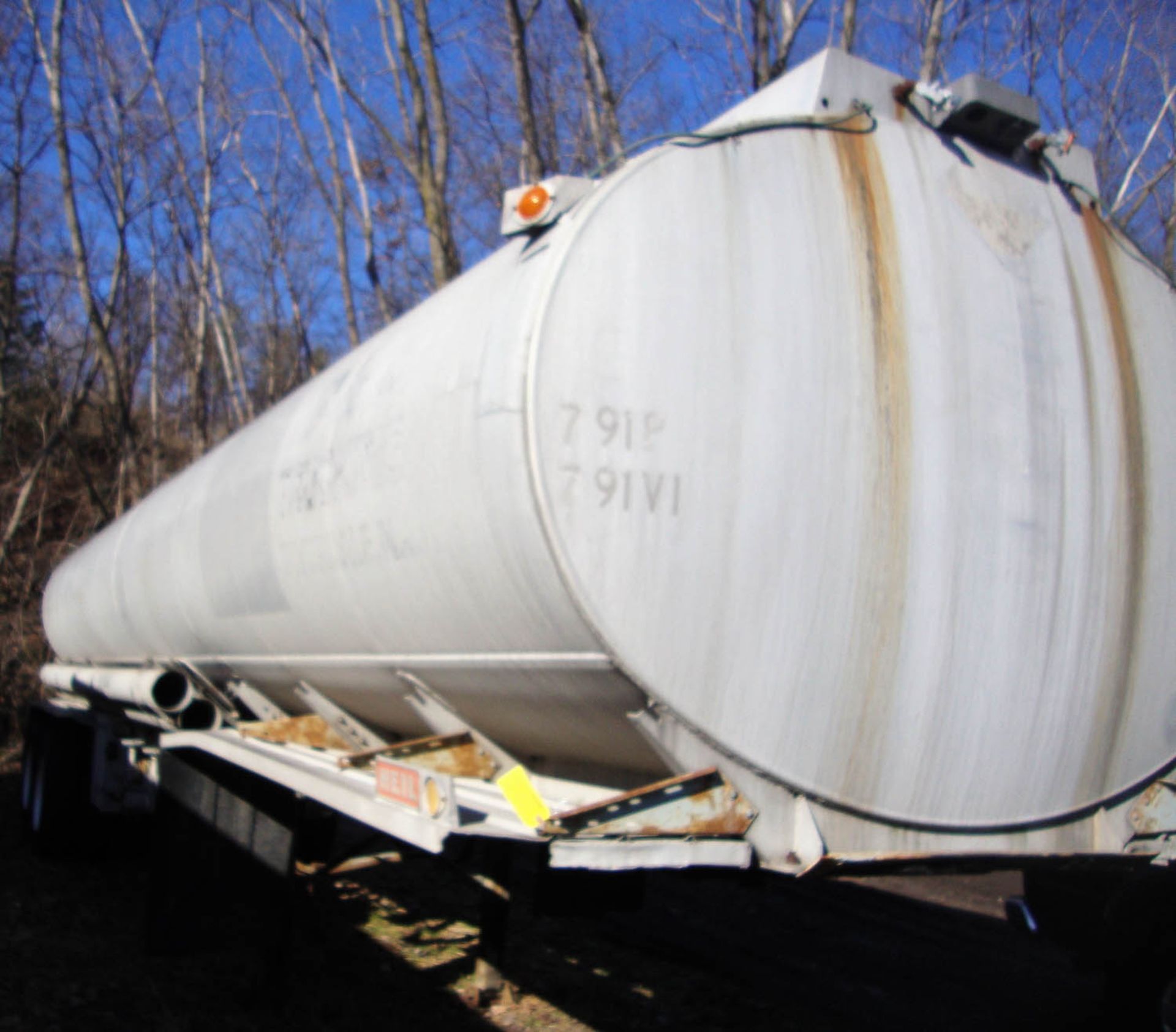 1971 HEIL APPROXIMATELY 35' ALUMINUM TANKER, 8700-GAL. TANK, VIN: 5922828