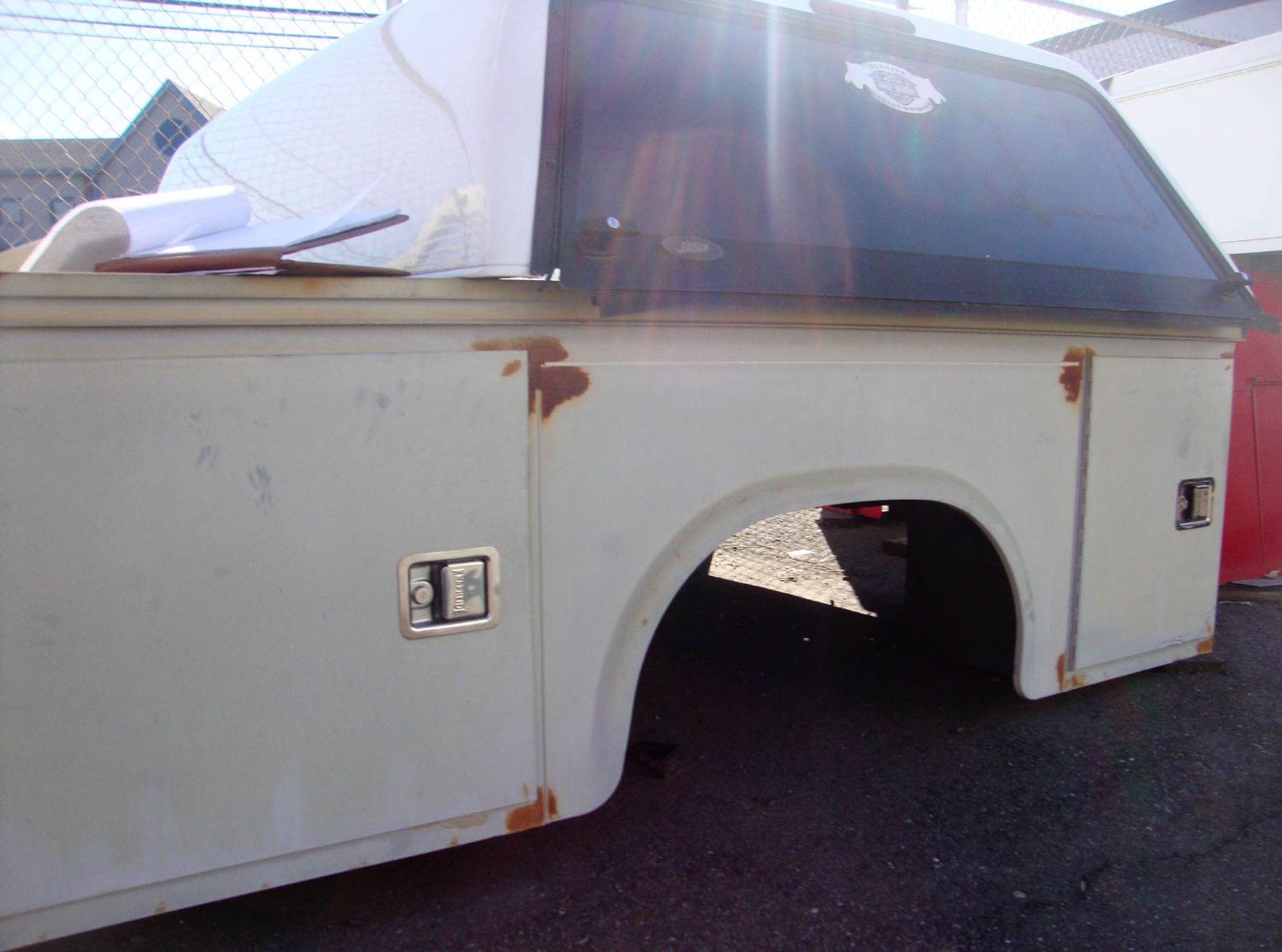 KNAPHIDE 8' DOOLIE PICKUP TRUCK CAB, WITH STORAGE BINS - Image 2 of 4