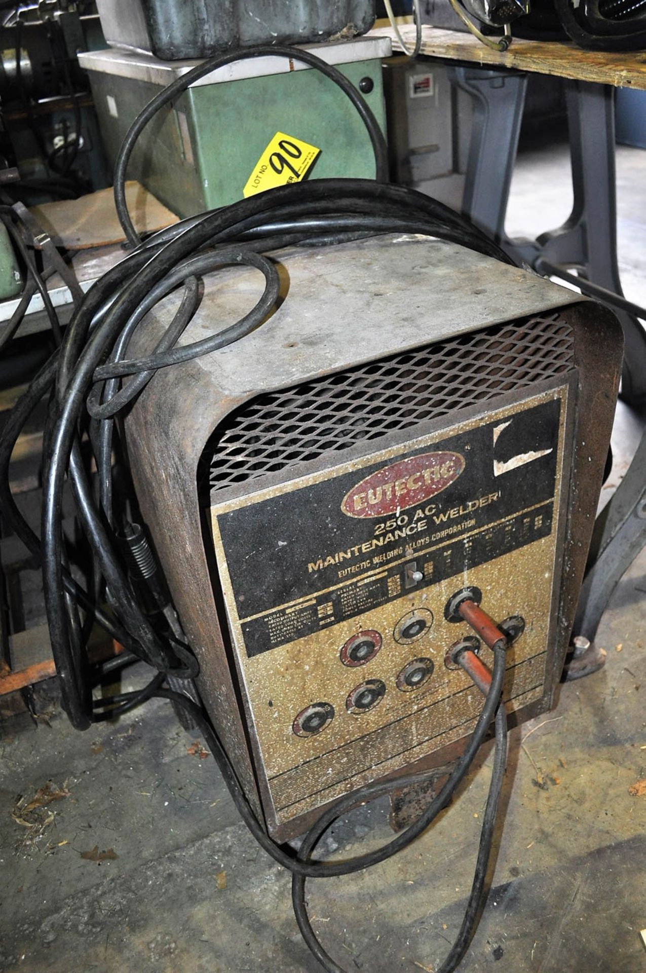 EUTECTIC 250-AMP ARC WELDER [LOCATED IN ROANOKE, VA]