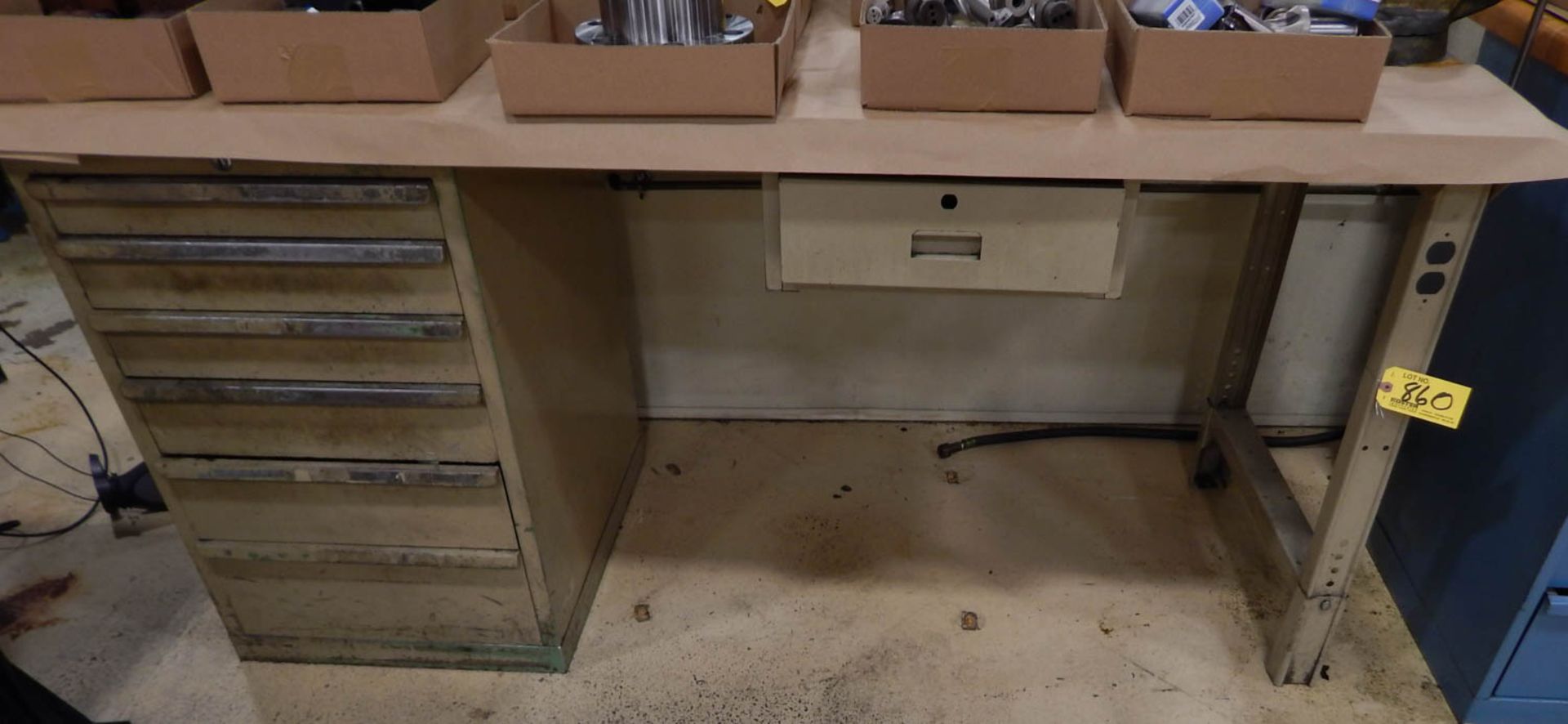 6-DRAWER WOOD TOP WORK BENCH (NO CONTENTS)