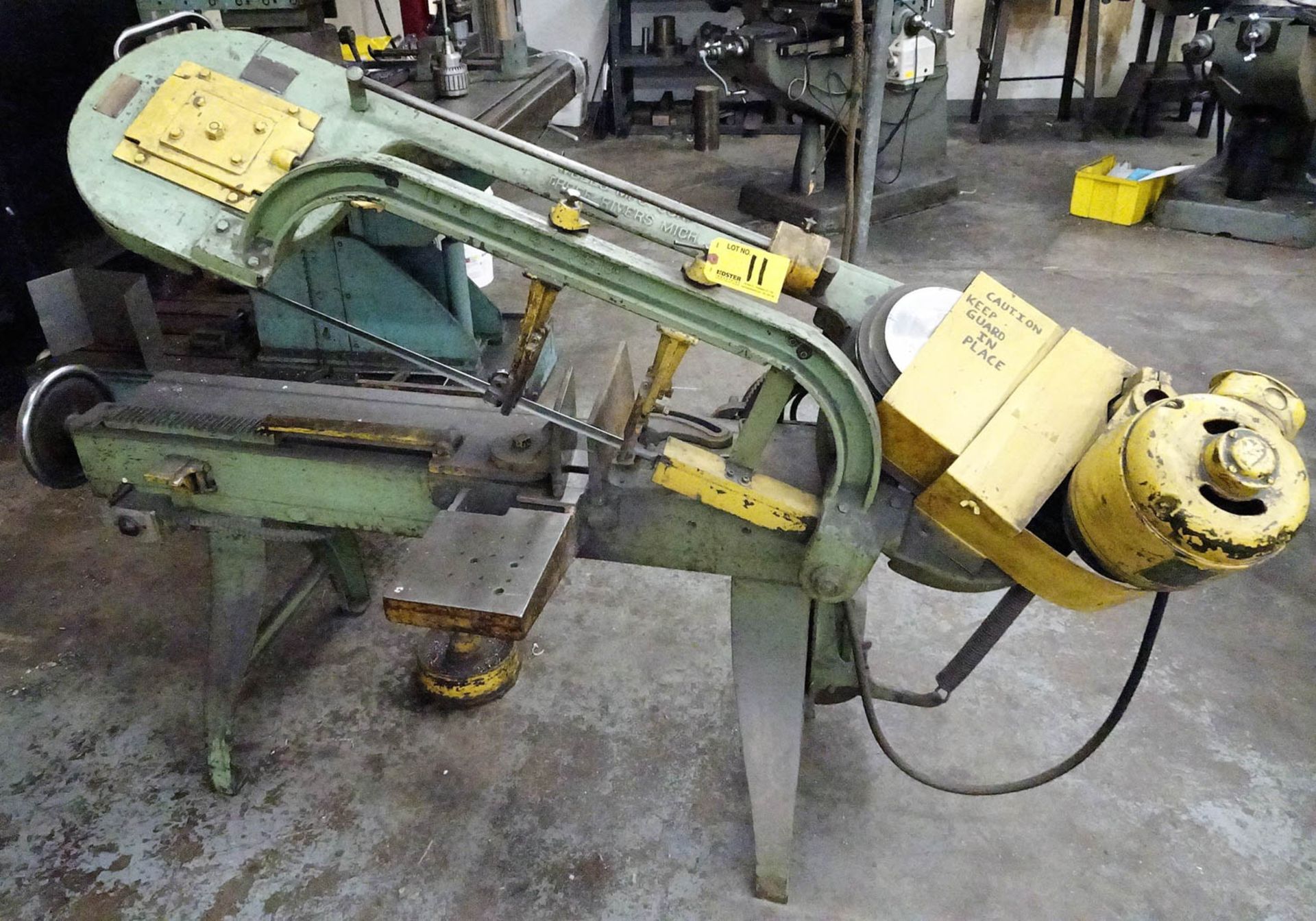 WELLS MDL. 8-M-40 HORIZONTAL METAL CUT OFF BANDSAW WITH APPROXIMATELY 8 INCH WIDTH CUTTING CAPACITY,