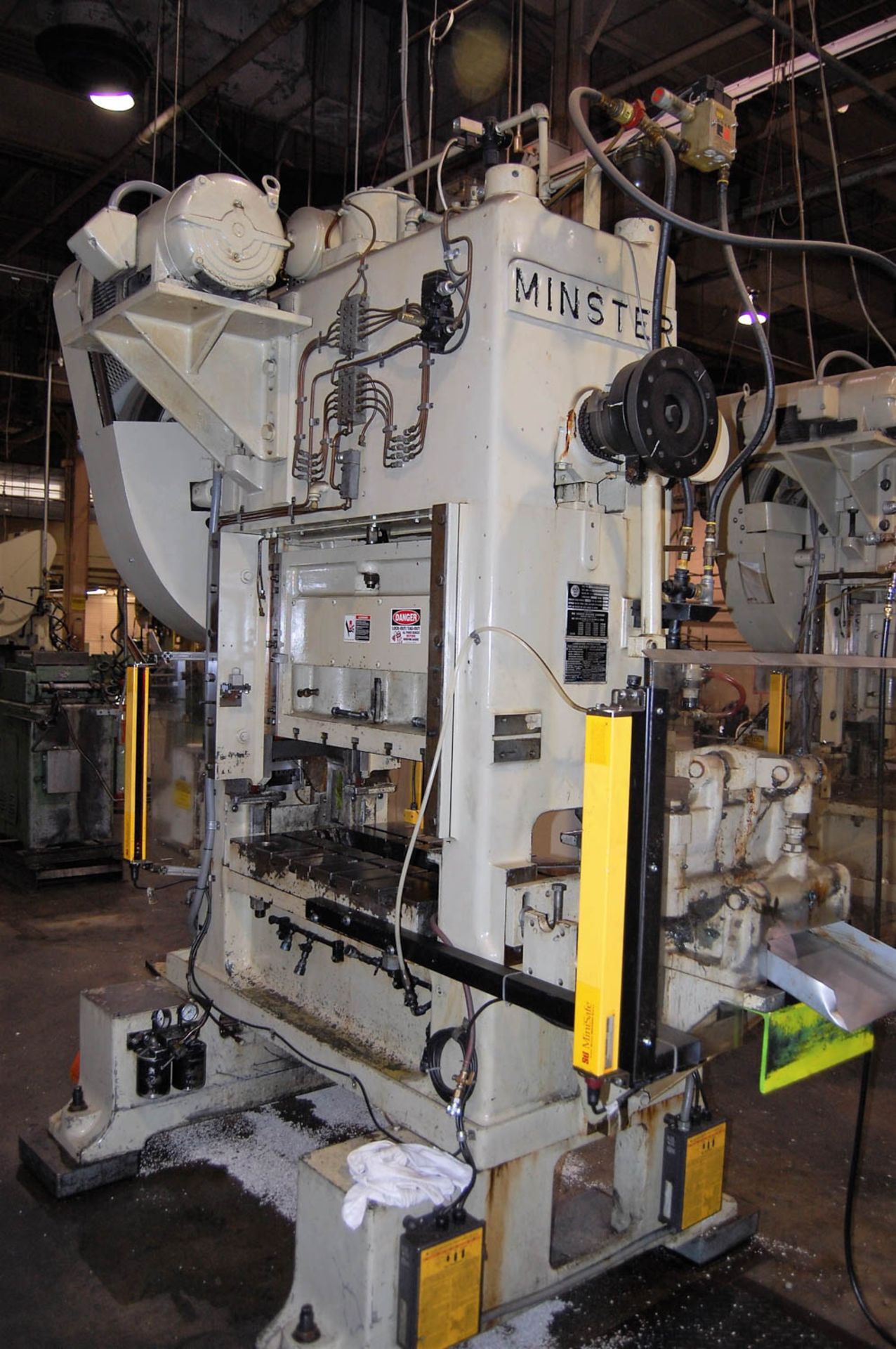 MINSTER MDL. P2-60-36 60-TON ''PIECEMAKER'' STRAIGHT SIDE DOUBLE CRANK HIGH SPEED PRESS, WITH 3'' - Image 11 of 12