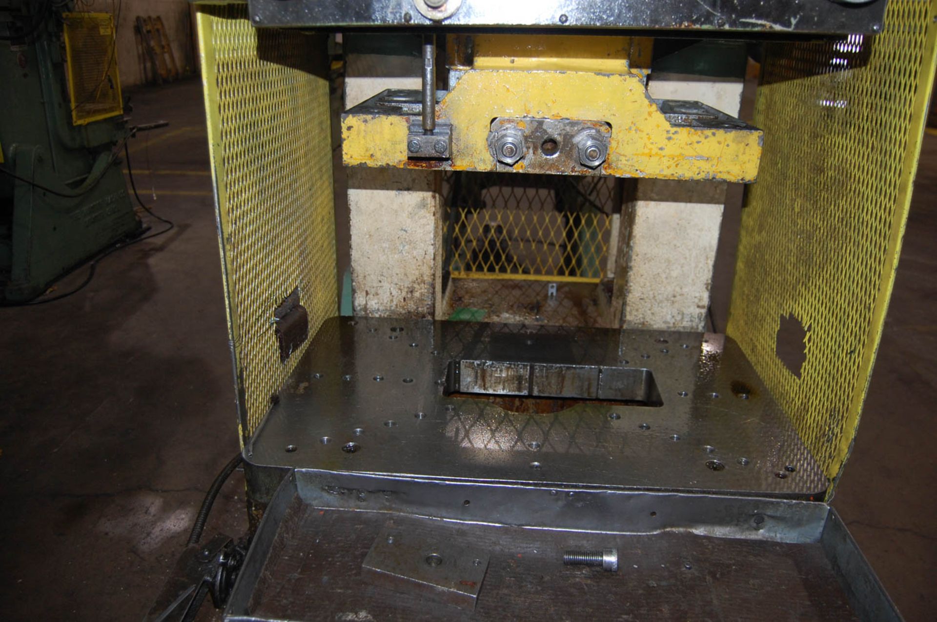 MINSTER MDL. 6 60-TON FLYWHEEL-TYPE OBI PRESS, WITH 6'' STROKE, AIR CLUTCH, 32'' X 21'' BED AREA, - Image 4 of 8