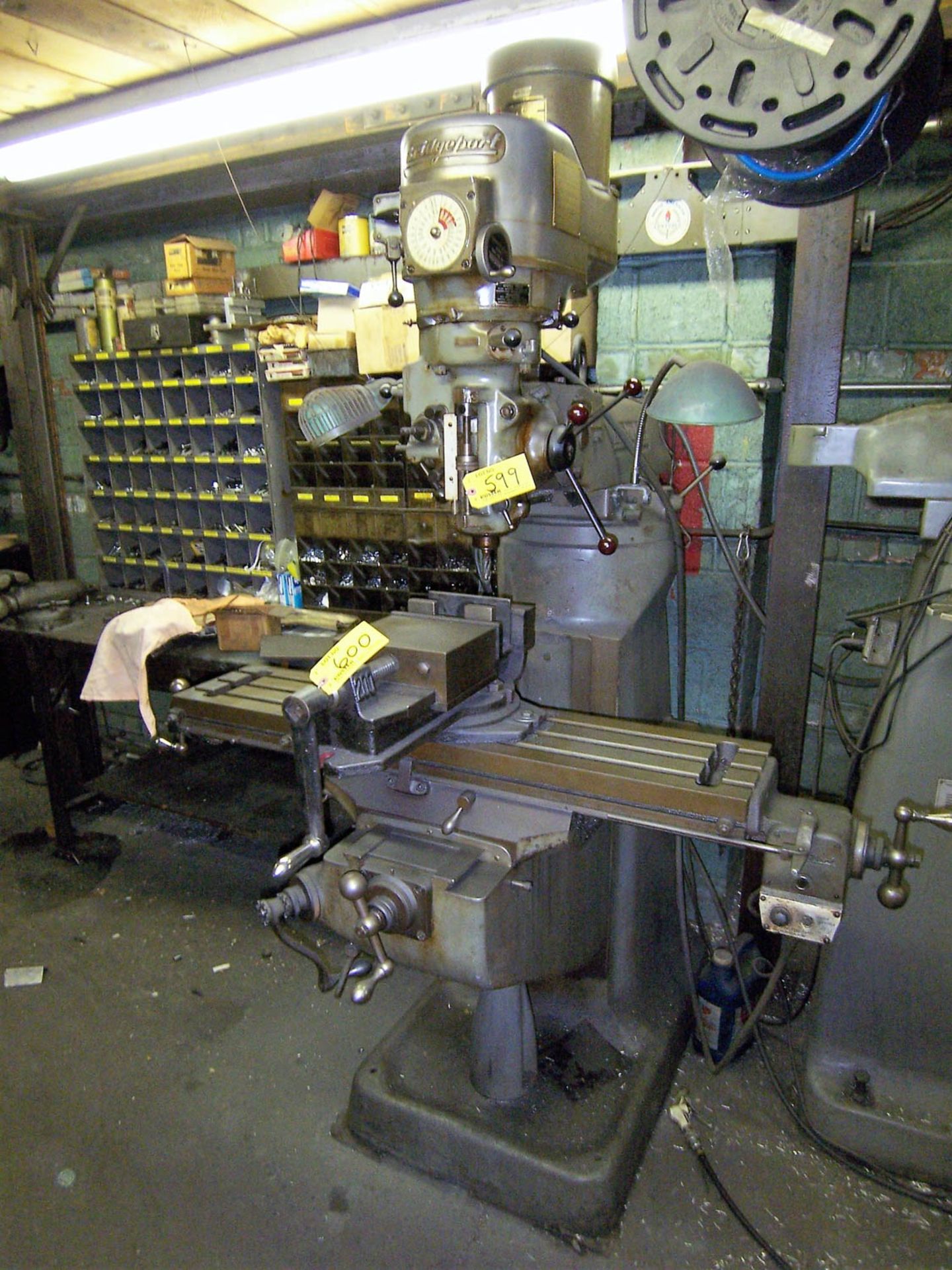 BRIDGEPORT VERTICAL MILLING MACHINE, WITH 9'' X 42'' POWER FEED TABLE, SPINDLE SPEEDS 60-4200 RPM,