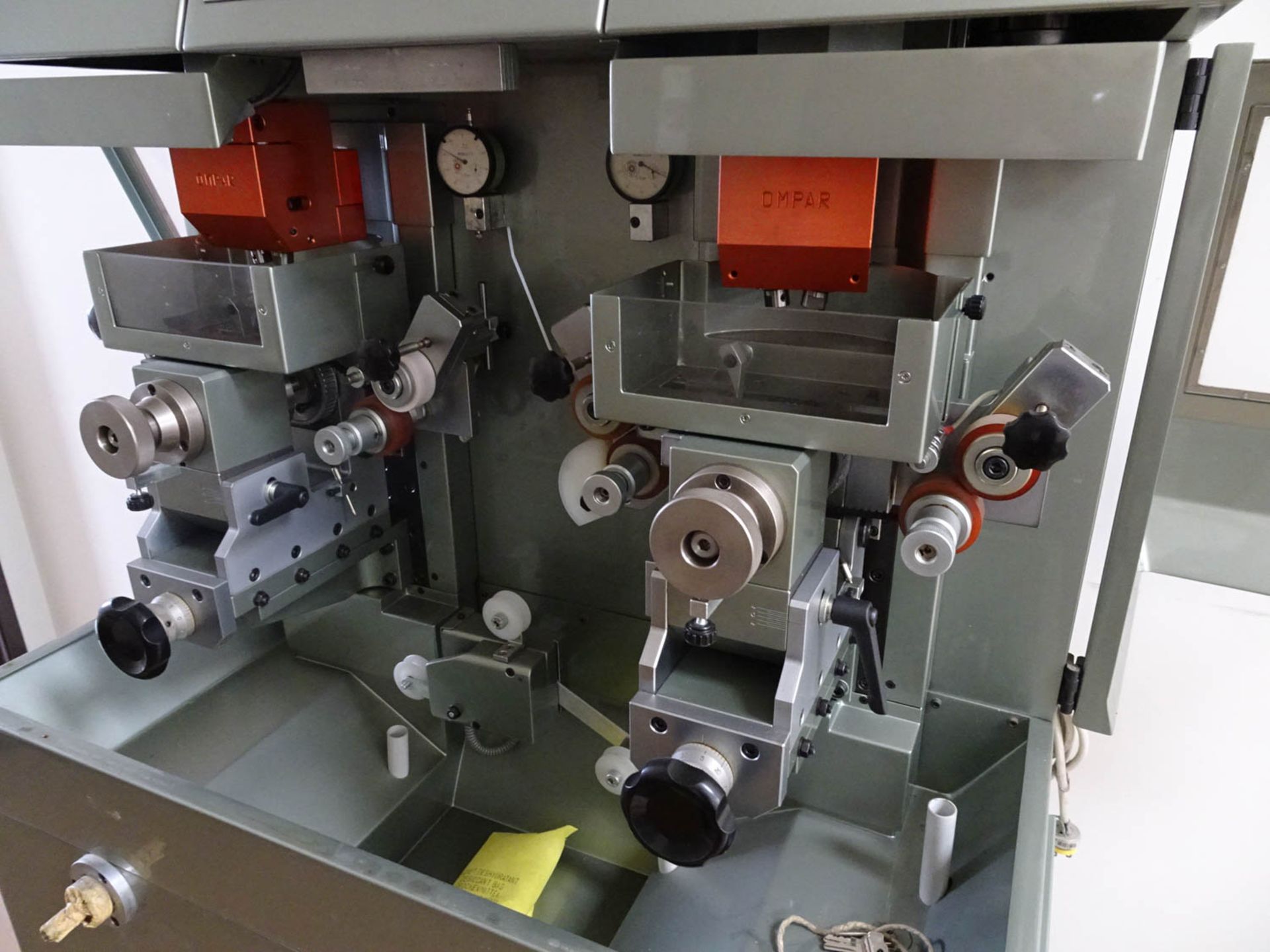 OMPAR MDL. RA (ITALY) (CE) FANTASY ELECTRONIC DIAMOND FACETING / CUTTING MACHINE, DOUBLE HEAD, 230 - Image 4 of 16
