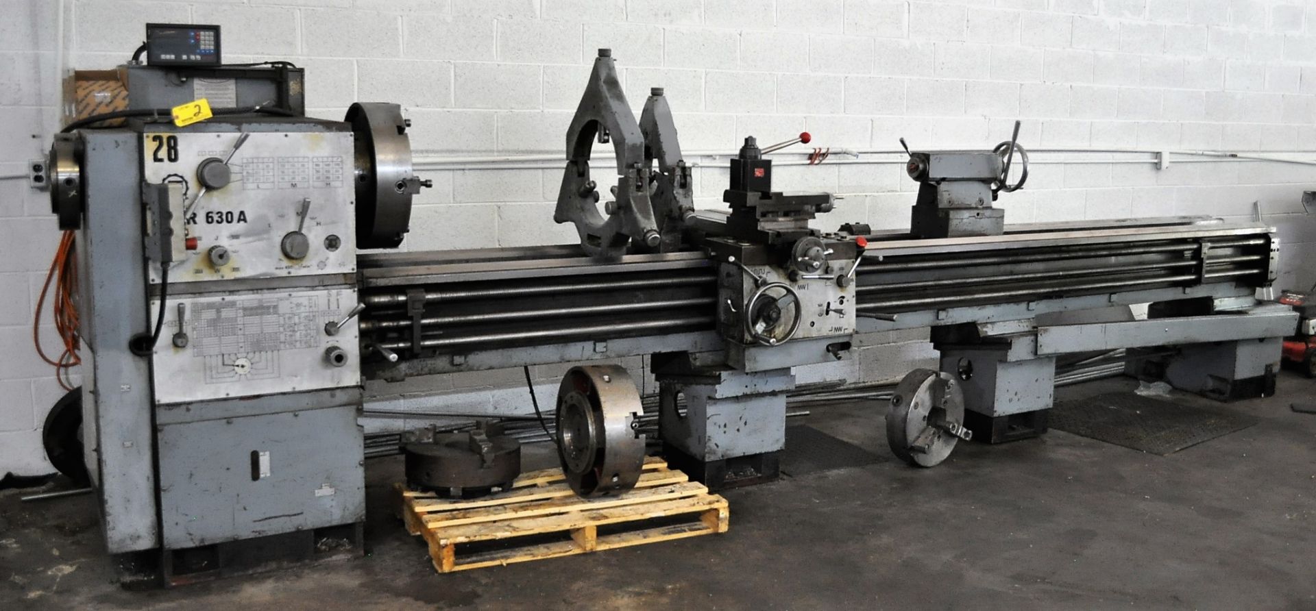 TOOLMEX TUR630A/157 ENGINE LATHE, WITH 25'' SWING OVER BED, 14.6'' SWING OVER CROSS SLIDE, 40'' -