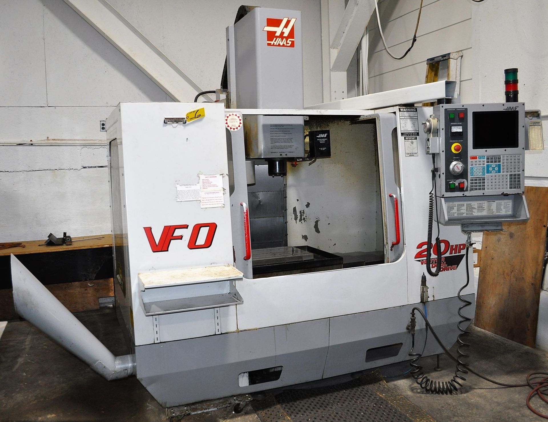 HAAS MDL. VFOB CNC VERTICAL MILL, WITH 14'' X 26'' TABLE, CAT 40 TAPER, 20-POSITION AUTOMATIC TOOL - Image 2 of 11