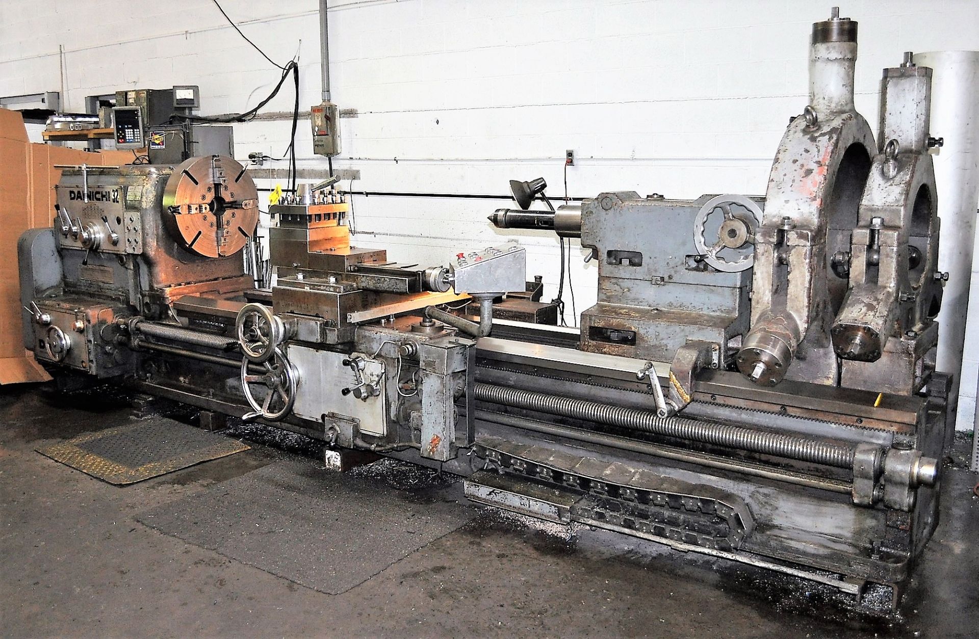 DANICHI MDL. DM-300 ENGINE LATHE, WITH 30'' SWING OVER BED, 124'' DISTANCE BETWEEN CENTERS, 4'' - Image 2 of 21