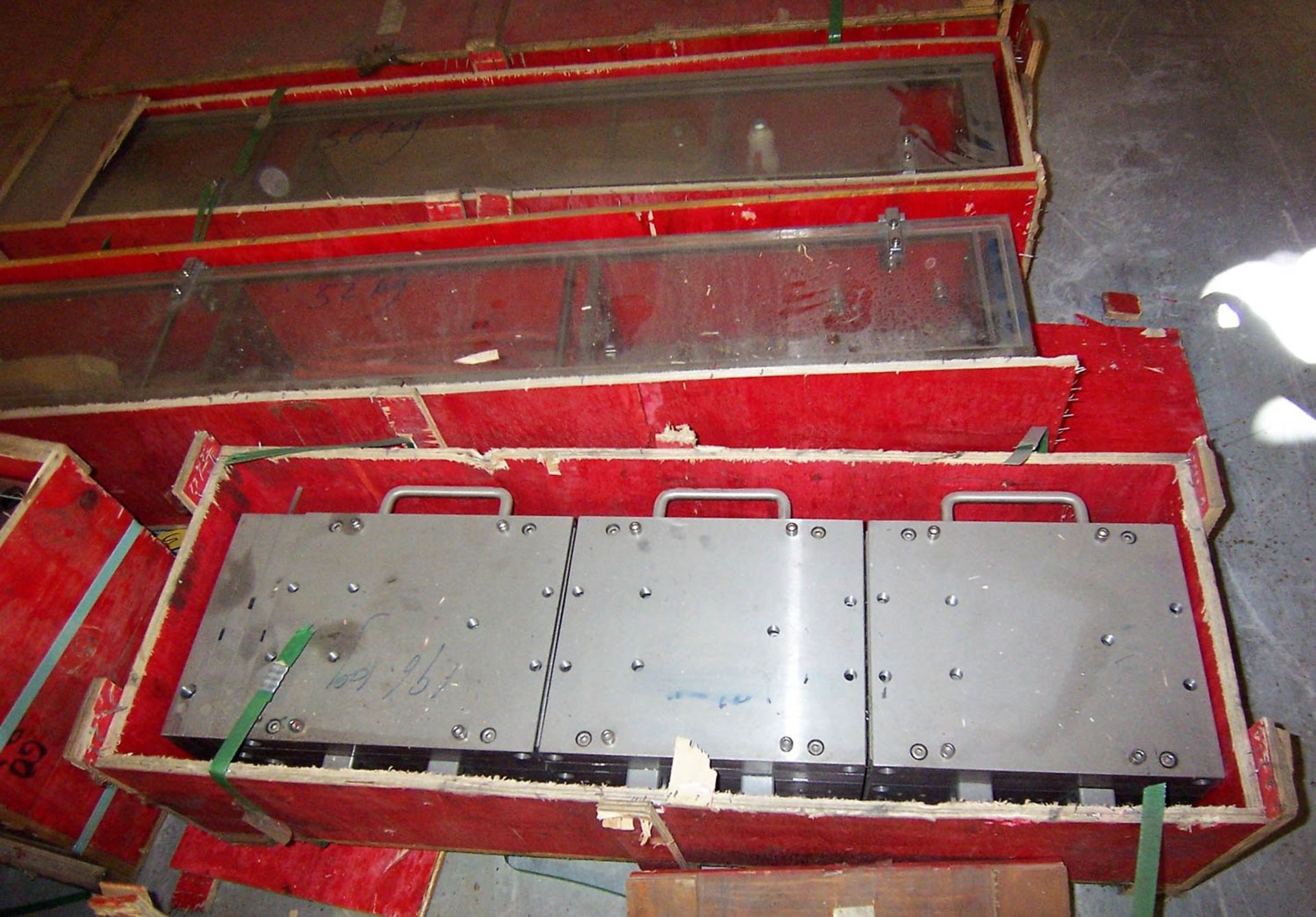 [2] HANDRAIL MOLDS, WITH CALIBRATORS, WATER TANKS, HEATING PLATES - Image 4 of 5