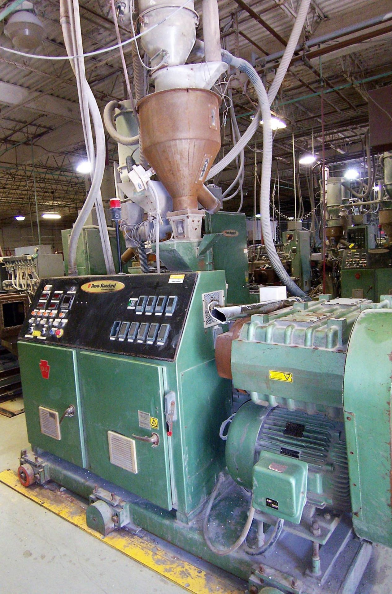 DAVIS STANDARD ''GEMINI'' GC-65 CONICAL TWIN EXTRUDER, 2.5'' / 5.1'', 50HP, 4-ZONE, DIGITAL - Image 2 of 3