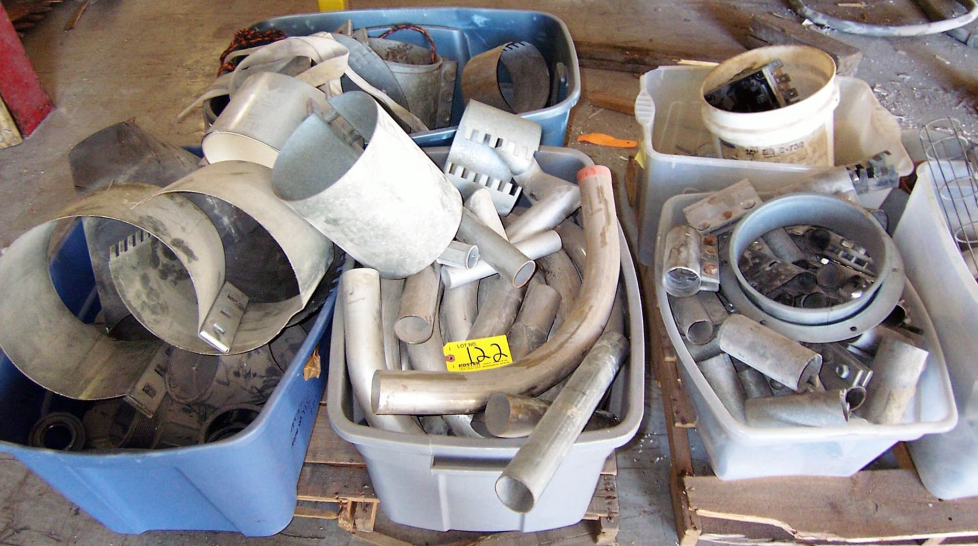 LOT OF ASSORTED CLAMPS & PIPE