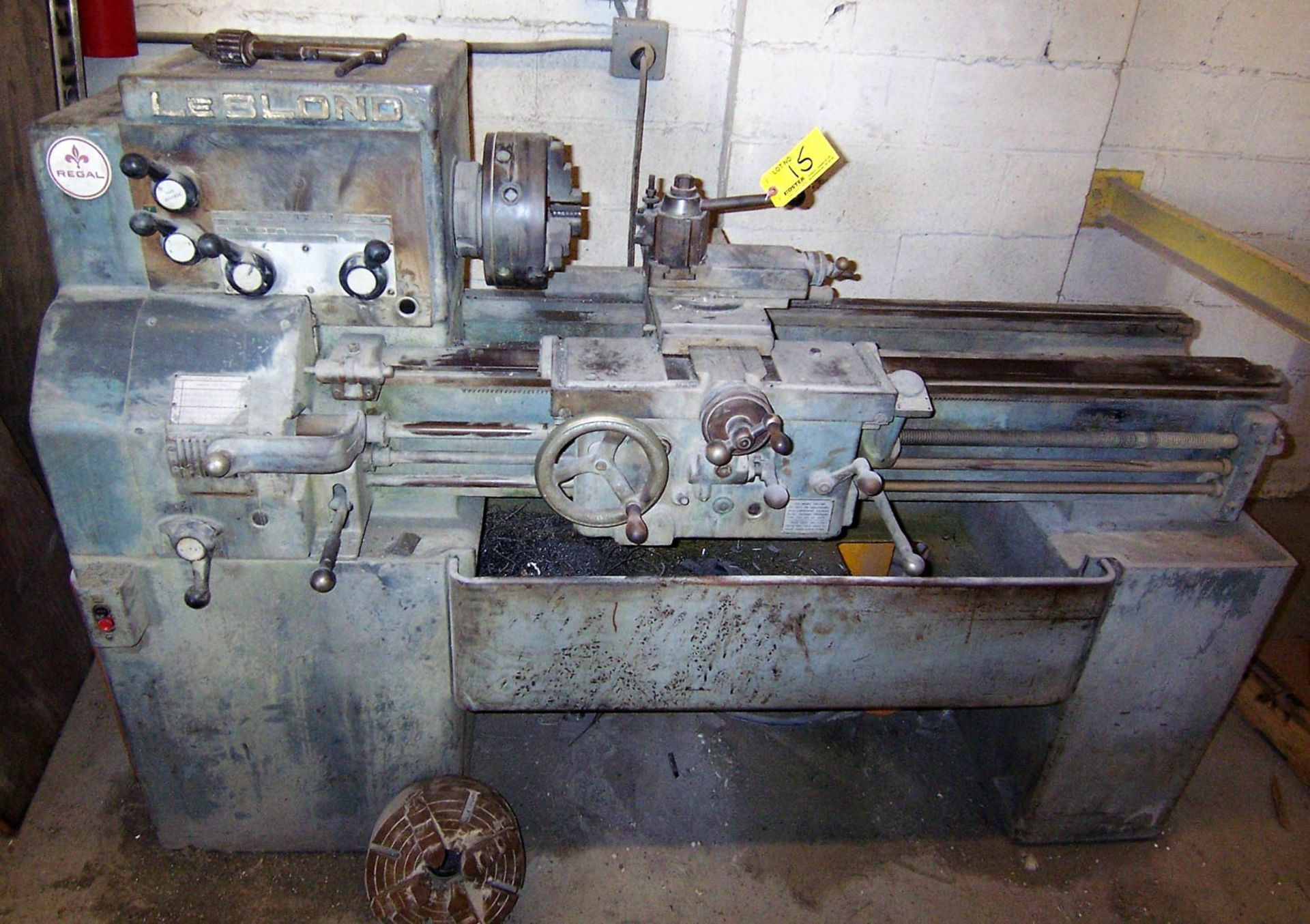 LEBLOND REGAL 15'' X 36'' LATHE, WITH 3 & 4-JAW CHUCKS, QUICK CHANGE TOOL POST, SPINDLE SPEEDS 60-