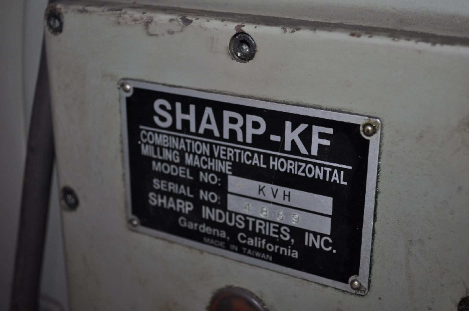 SHARP KF MDL. KVH VERTICAL/HORIZONTAL MILLING MACHINE, 9 X 42" TABLE, 6" MACHINE VISE, 170-3440 RPM, - Image 2 of 5