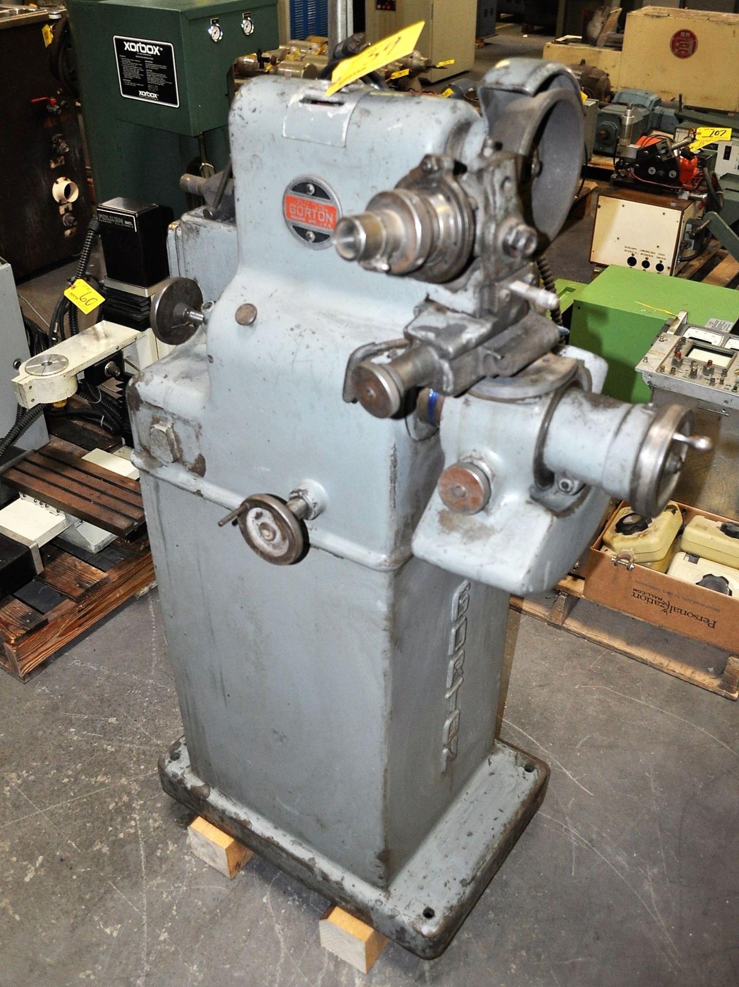 GORTON MDL. 375-3 TOOL & CUTTER GRINDER, WITH COLLETS, S/N: 36991