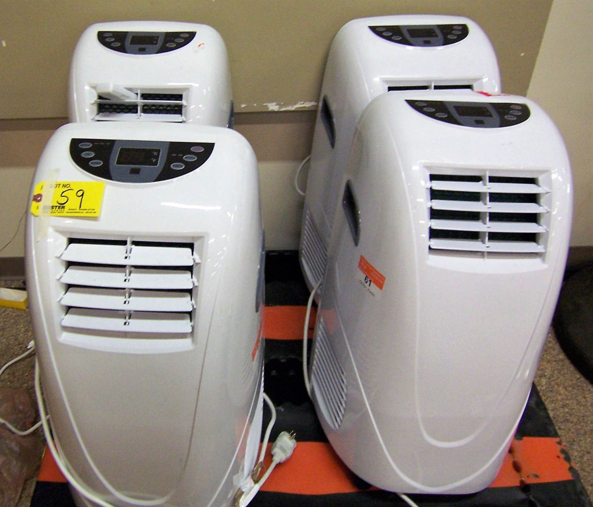 [4] FREE STANDING AIR CONDITIONERS