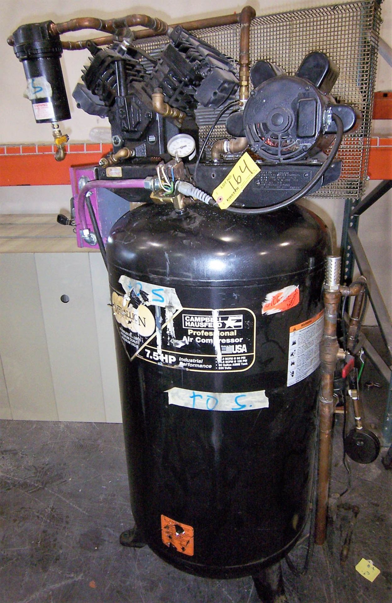 CAMPBELL-HAUSFIELD 2-STAGE TANK MOUNTED AIR COMPRESSOR
