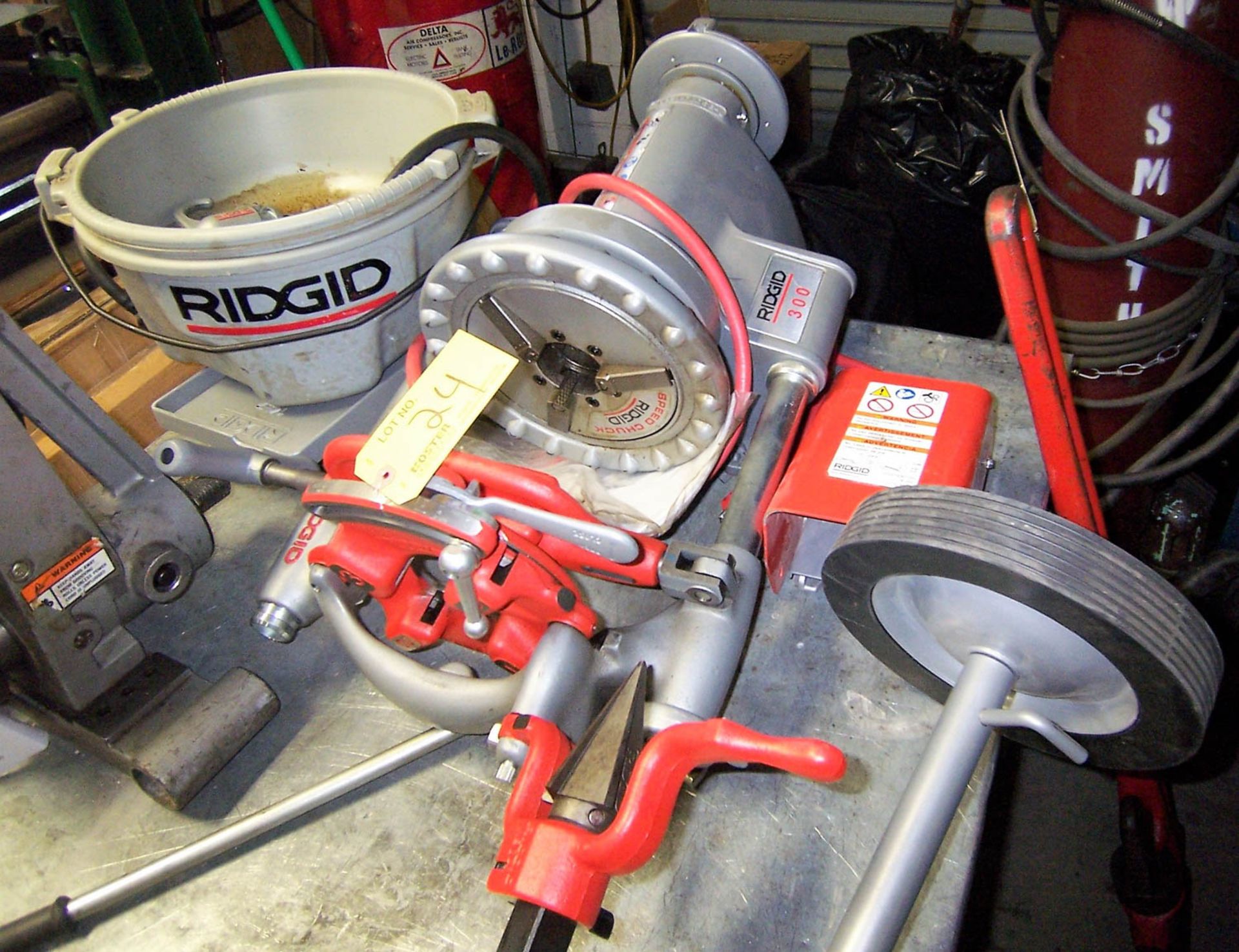 RIDGID MDL. 300 PIPE THREADER, WITH SPEED CHUCK, PIPE CUTTER & DRAIN BUCKET