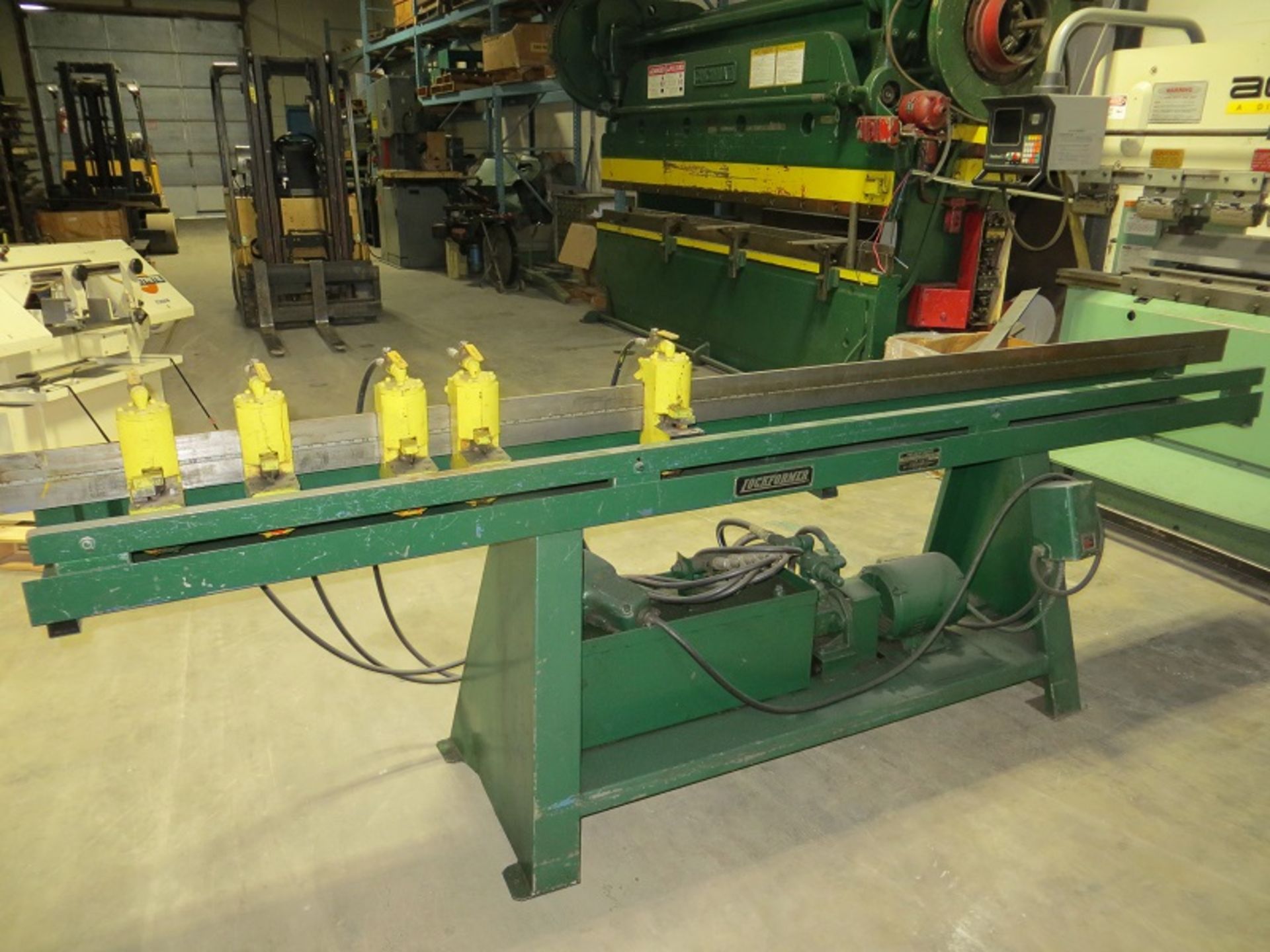 LOCKFORMER HYDRAULIC SPEED NOTCH MACHINE, 16GA, 10' LENGTH, 5-ADJUSTABLE NOTCHING HEADS, 3HP