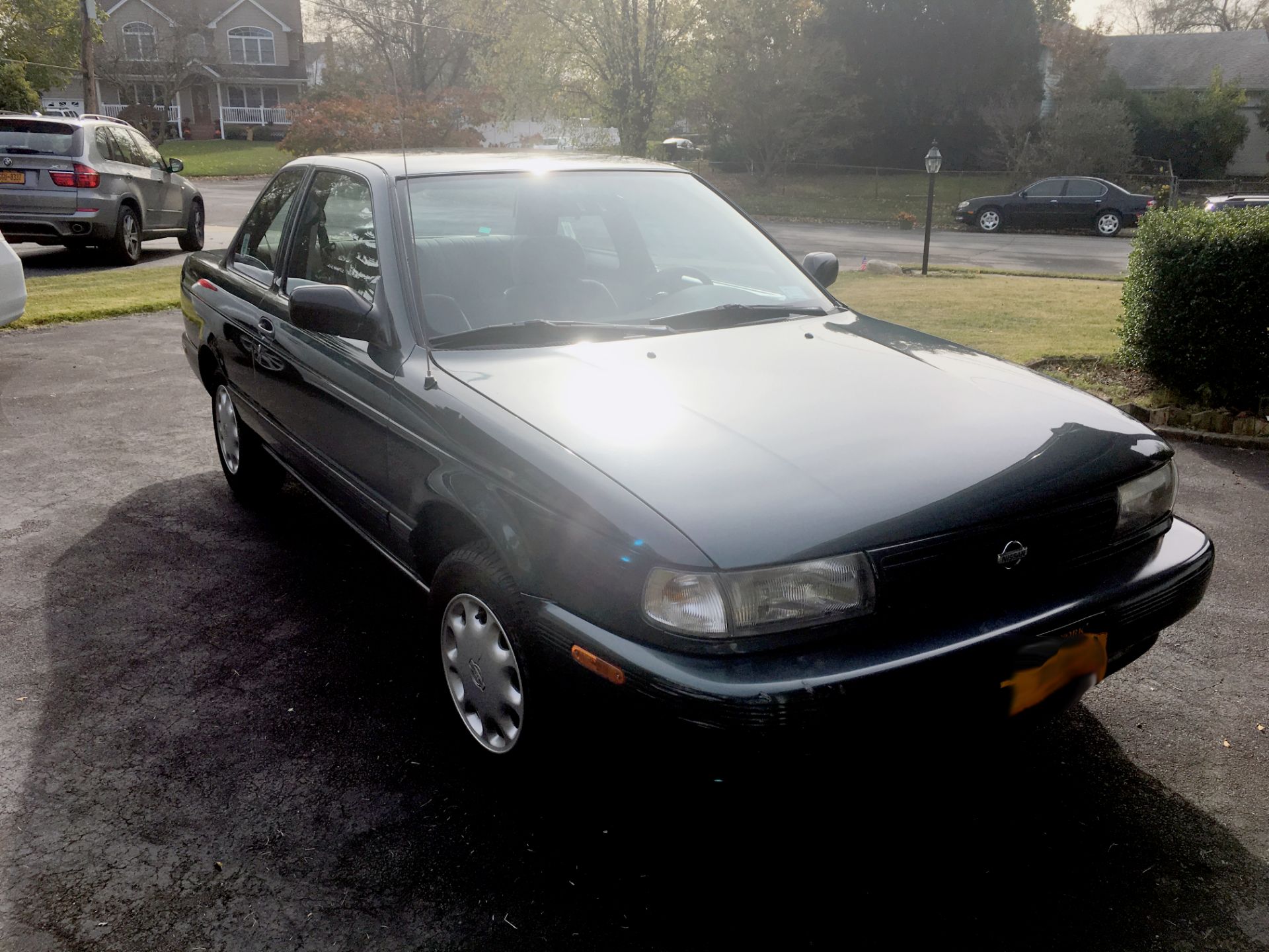 1993 NISSAN SENTRA XE, 2-DOOR SEDAN - Image 4 of 9