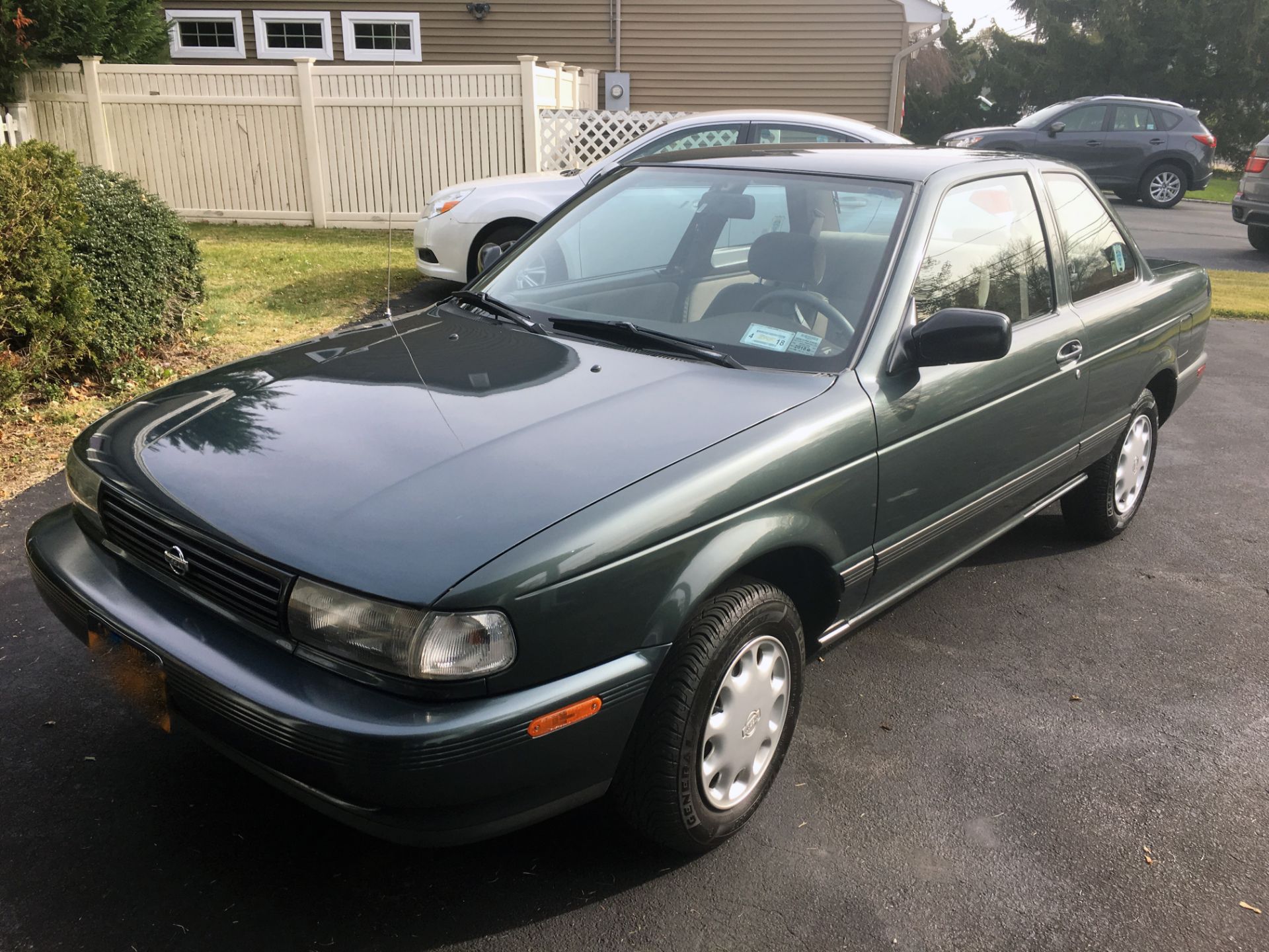 1993 NISSAN SENTRA XE, 2-DOOR SEDAN