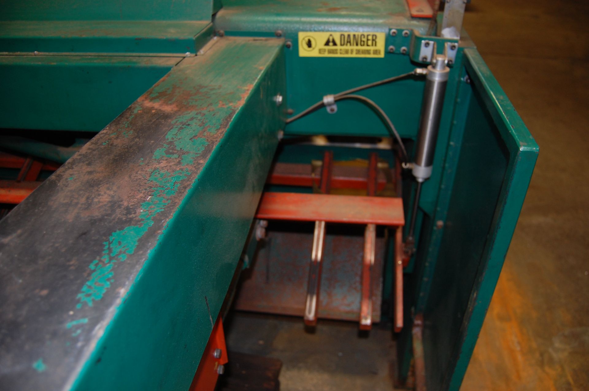 TENNSMITH 5' X 10 GAGE MDL. LM510 POWER SHEAR, WITH 24" FRONT OPERATED MANUAL BACK GAGE, (2) FRONT - Image 8 of 9