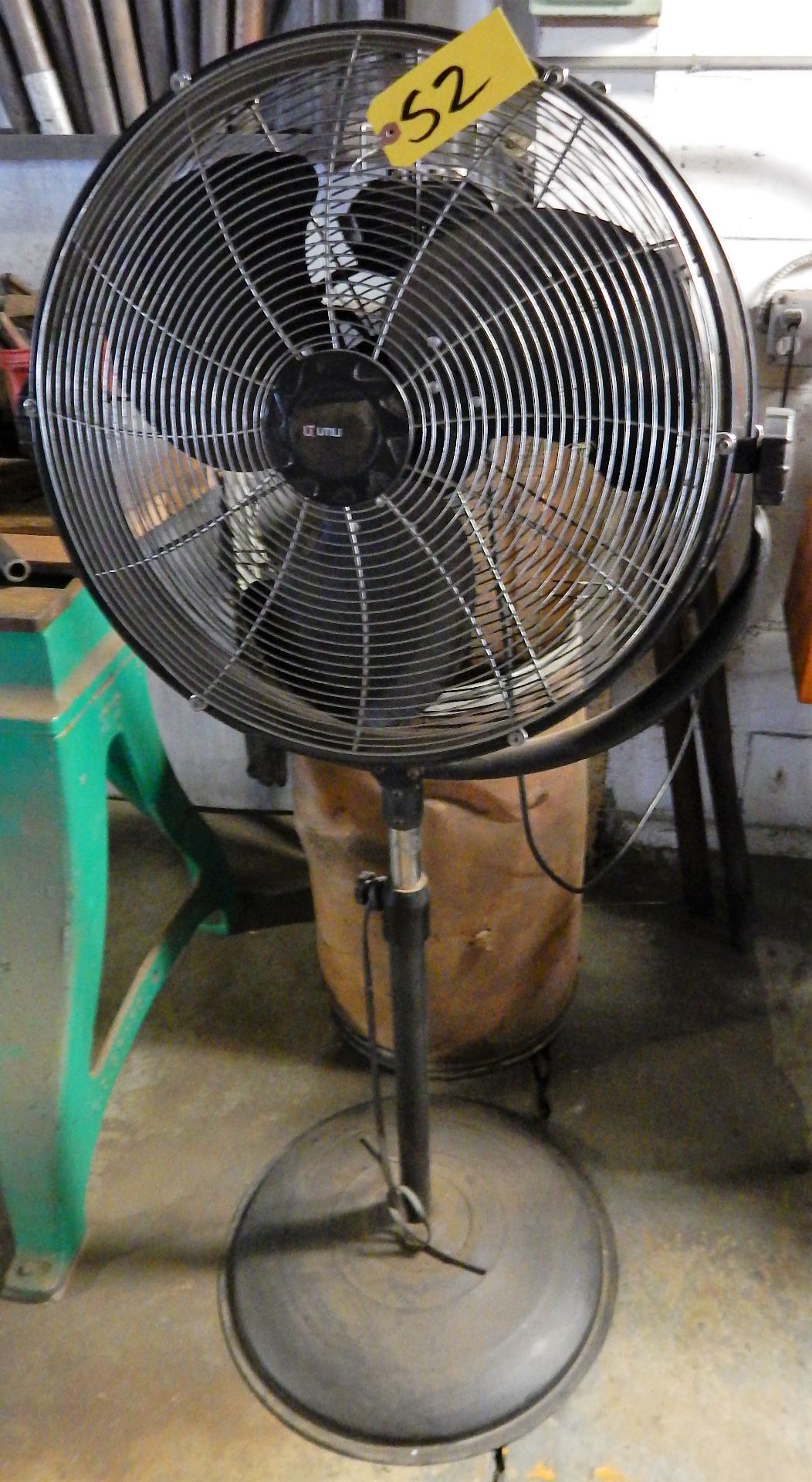 PEDESTAL FAN