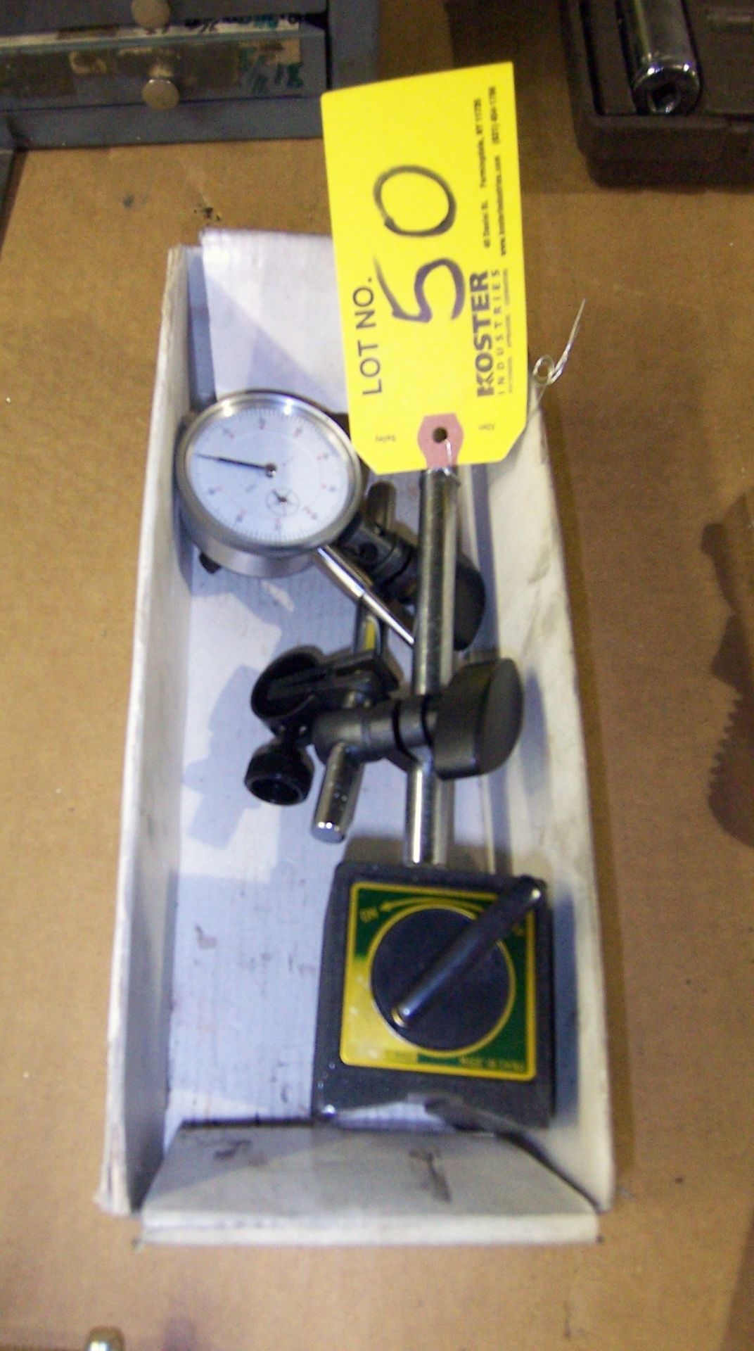 MAGNETIC BASE DIAL INDICATOR