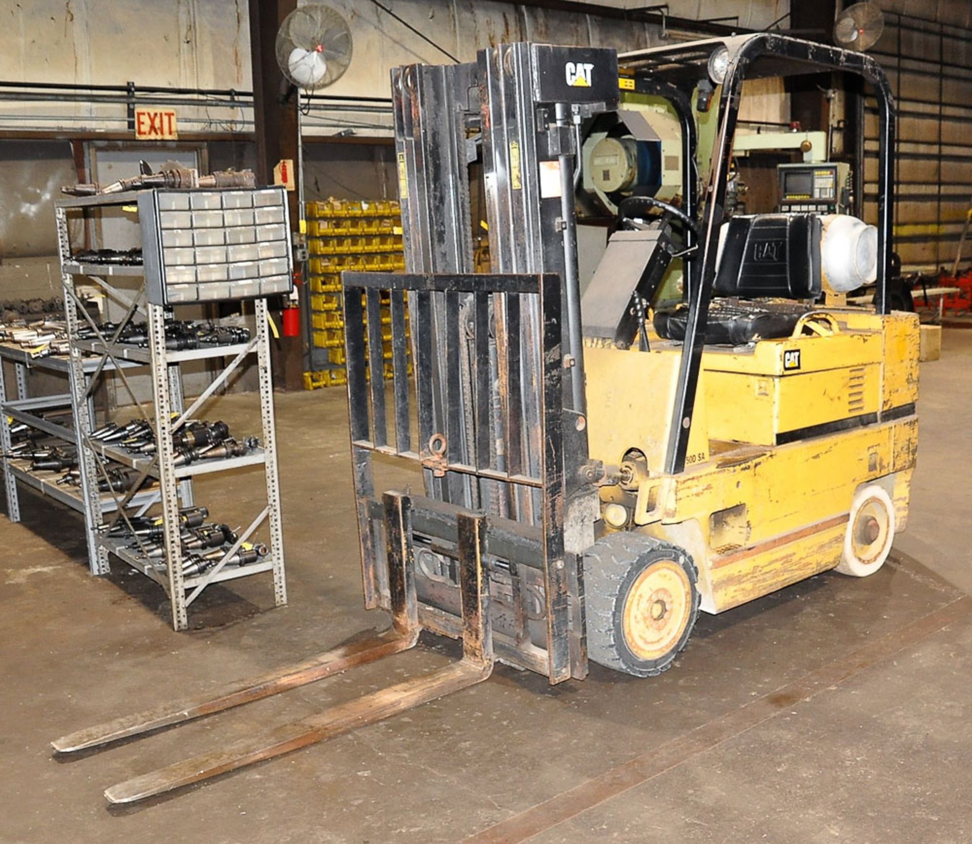 CATERPILLAR MDL. T50D 5000# CAPACITY PROPANE GAS FORKLIFT TRUCK, WITH 172'' MAX LIFT HEIGHT, SIDE