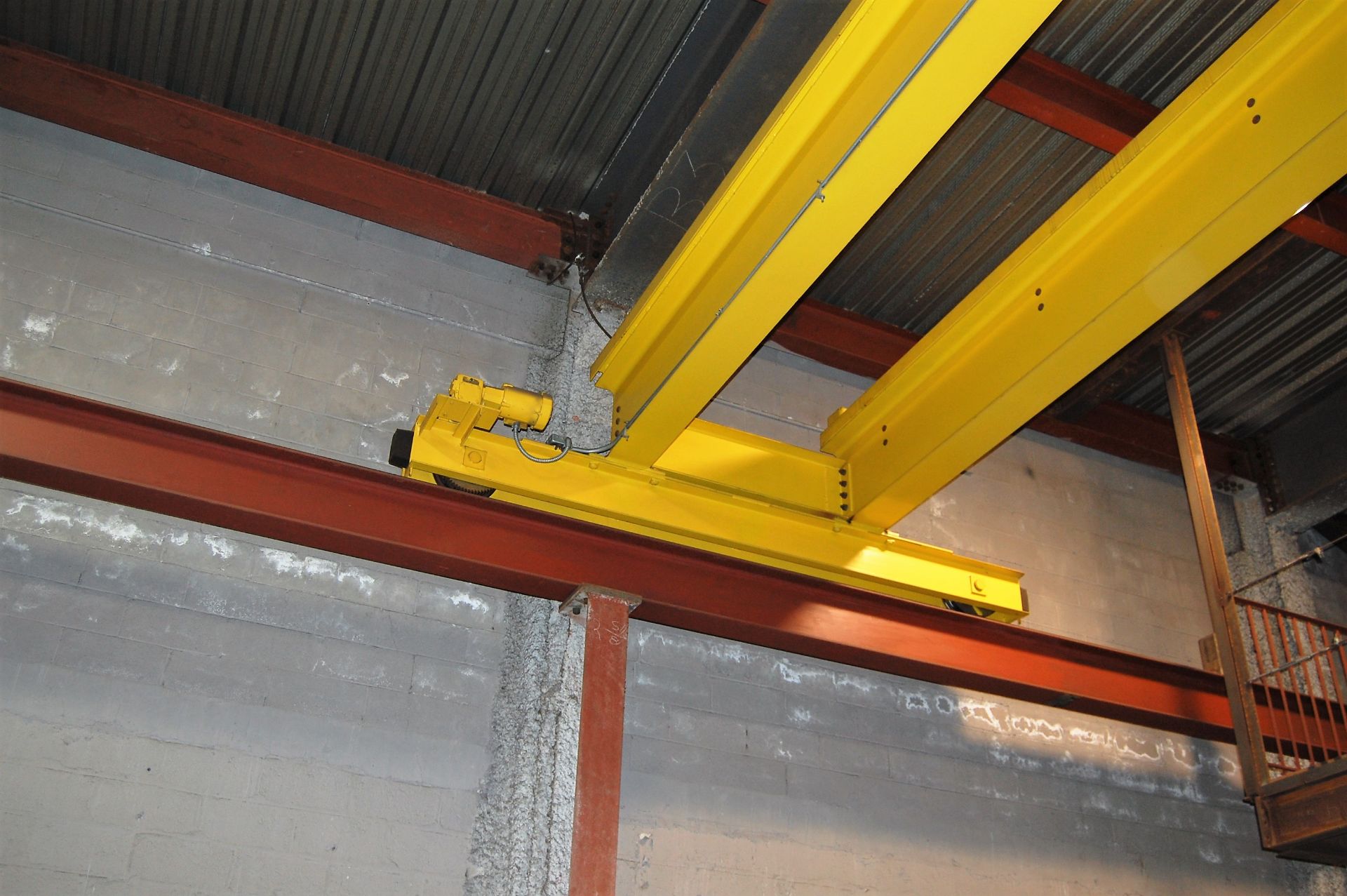 7-1/2 TON NORTH AMERICAN OVERHEAD BRIDGE CRANE, TOP RUNNING, 55' SPAN, 80 FPM, R&M HOIST(2007) - Bild 7 aus 19