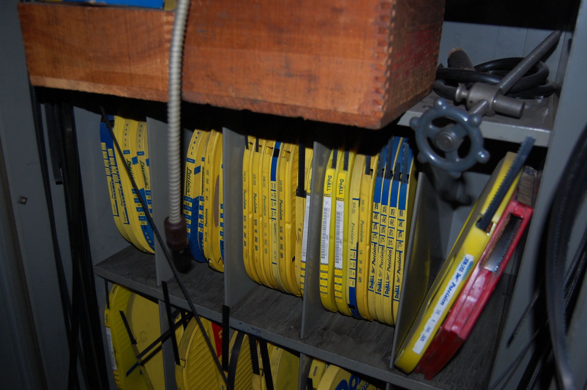 DOALL CABINET WITH ASSORTED BANDSAW BLADES, GUIDES, HANDLES, CUTTING TOOLS (LOCATED IN HARRISON, NEW - Image 4 of 7