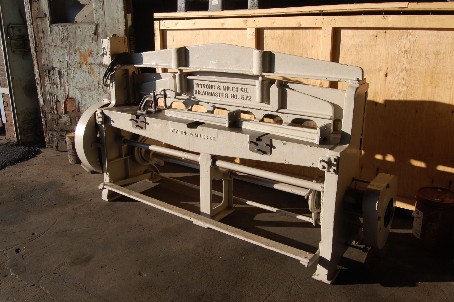 6' WYSONG MDL 572 "SHEARMASTER" (2) FRONT SUPPORTS, 3HP MOTOR, TREADLE, S/N: 11716 (LOCATED IN