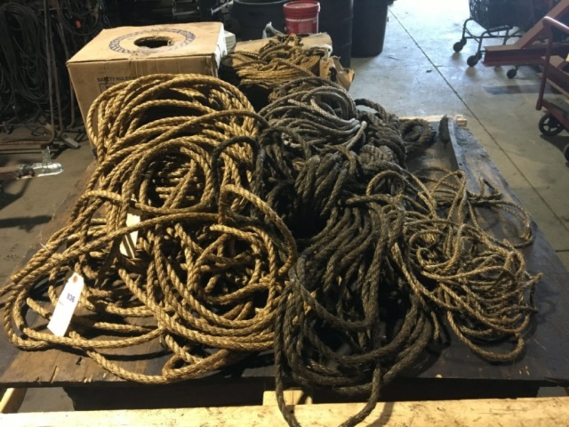 Pallet lot of rope