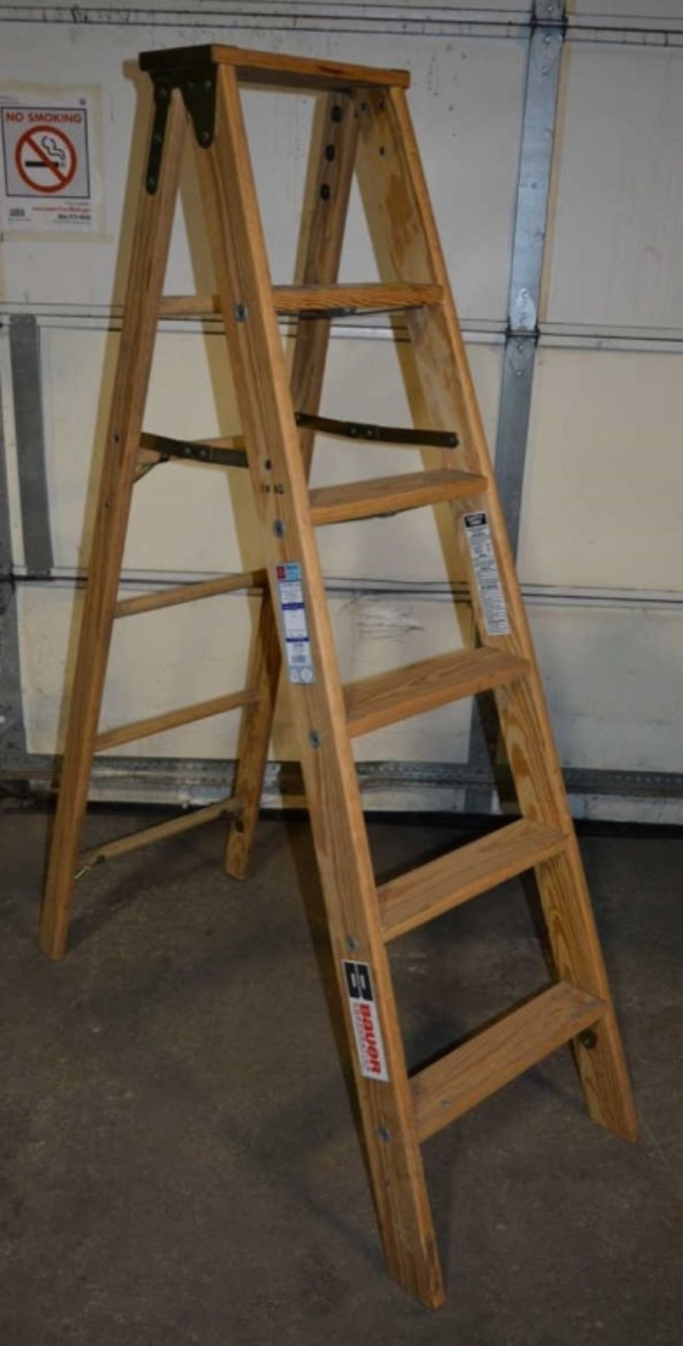 Bauer 10106 Type IA 6-Foot Wood Step Ladder